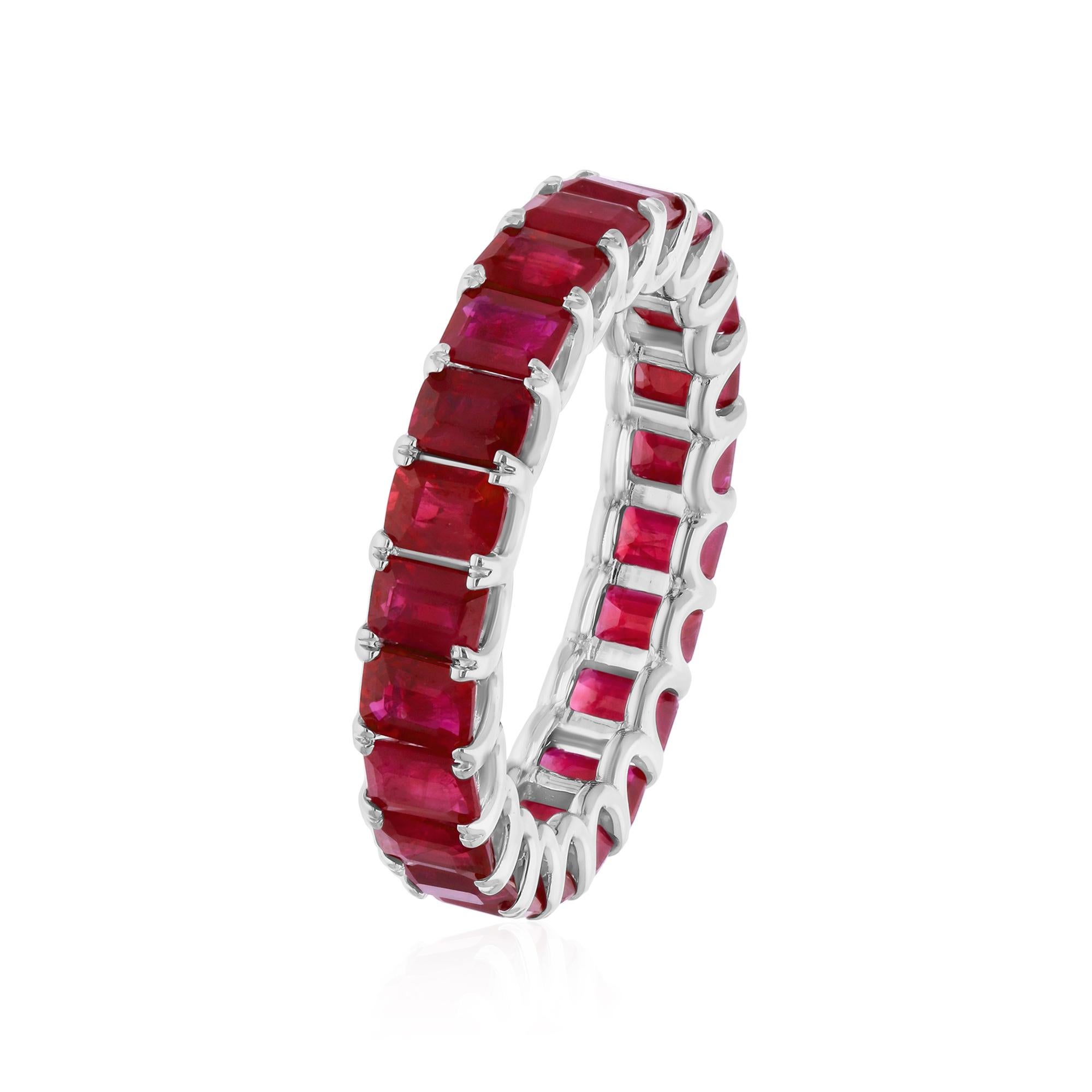 Cast from 14-karat gold, these exquisite ring is handset with 5.55 carats ruby gemstone.

The ring is a size 7 US and may be resized to larger or smaller upon request. FOLLOW SPECTRUM JEWELS storefront to view the latest collection & exclusive
