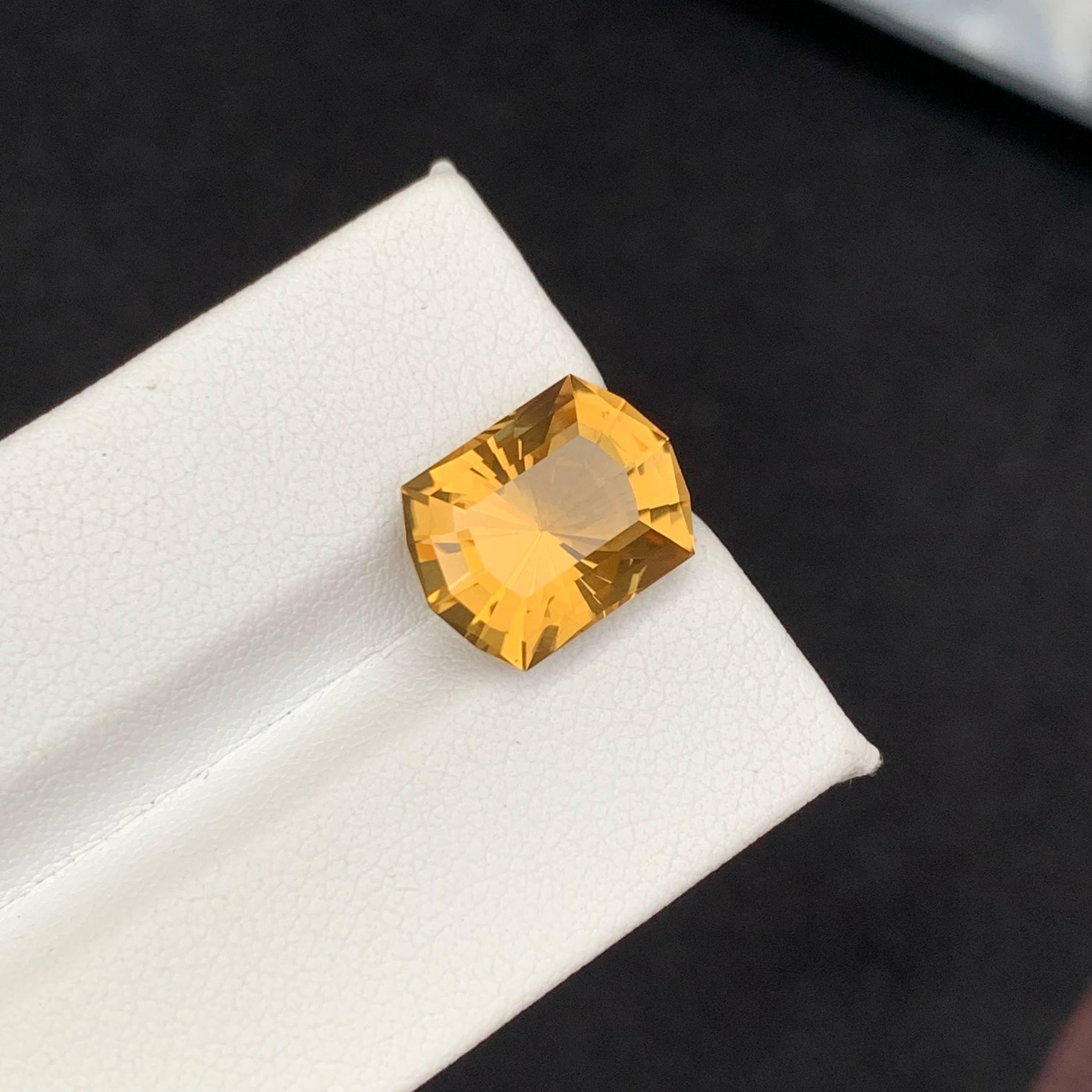 5.55 Carat Natural Loose Chrome Yellow Citrine Stone Custom Cut African Gemstone In New Condition For Sale In Bangkok, TH