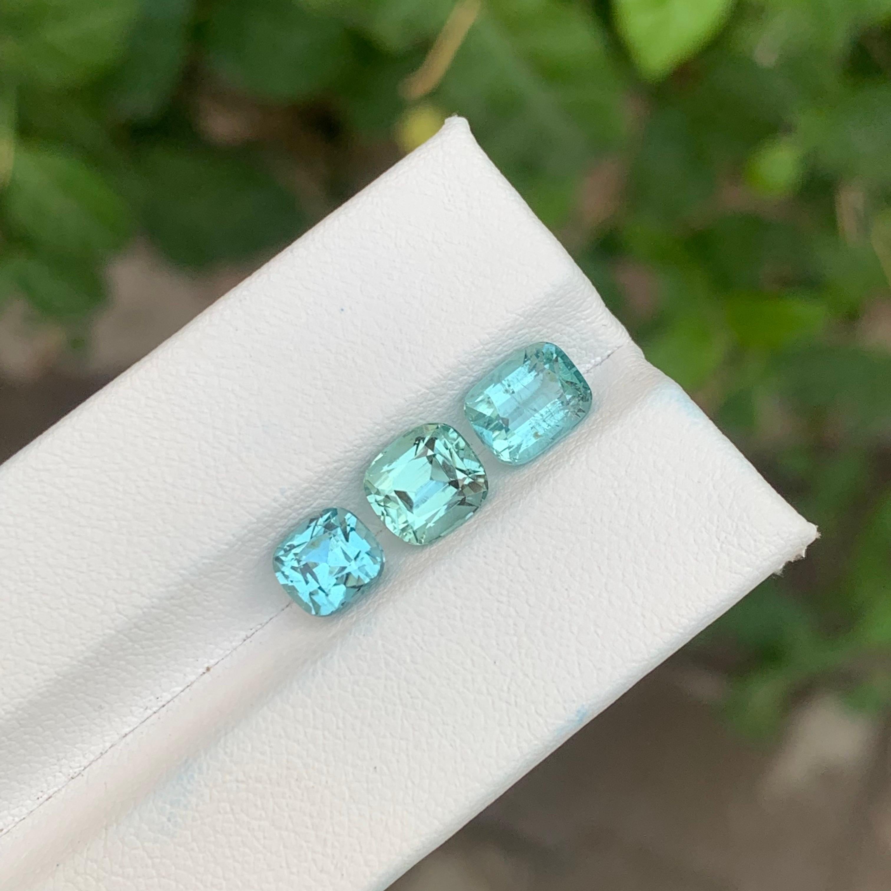 Taille coussin Lot de tourmalines naturelles en écume de mer non serties de 5.55 carats pour la fabrication de bijoux en vente