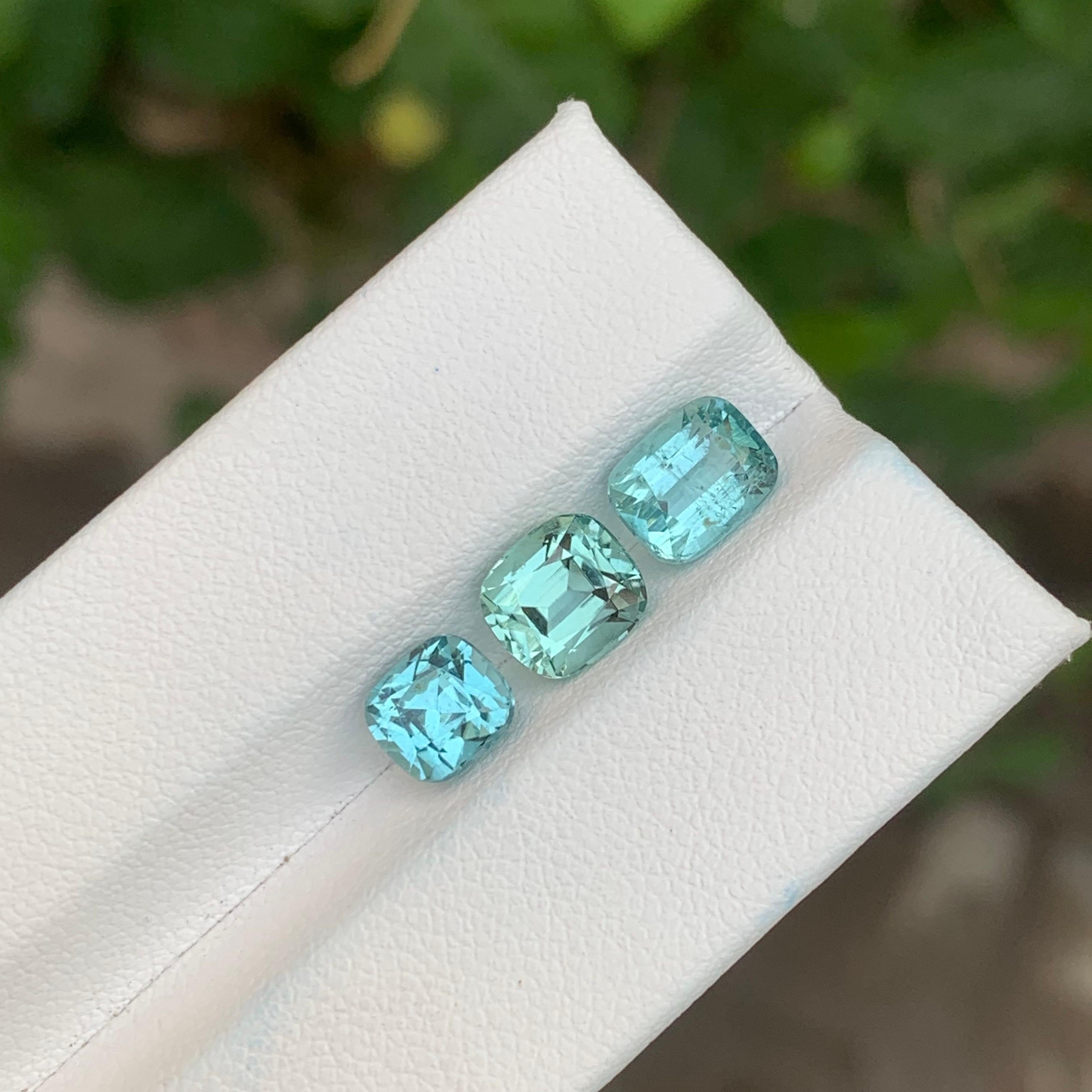 Lot de tourmalines naturelles en écume de mer non serties de 5.55 carats pour la fabrication de bijoux en vente 1