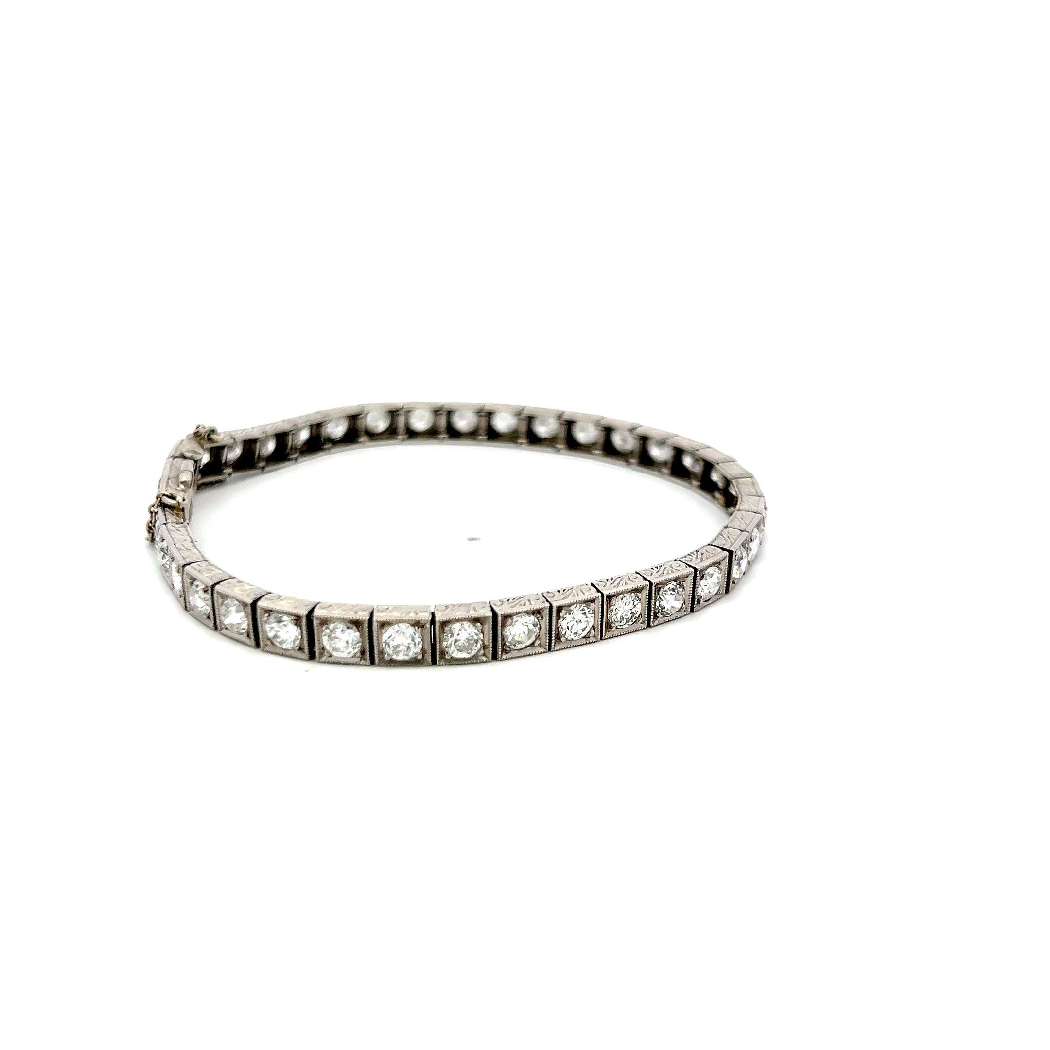 Title:
5.55 Carat Old European Cut G VS Diamond Platinum Tennis Bracelet
Style:
Tennis
Metal:
Platinum
Gemstone 1:
5.55 Carat Diamond
Number of Stones:
37
Color:
G
Clarity:
VS
Shape:
Old European Cut
Dimension:
6.75*0.18*0.12IN
Weight:
17.5