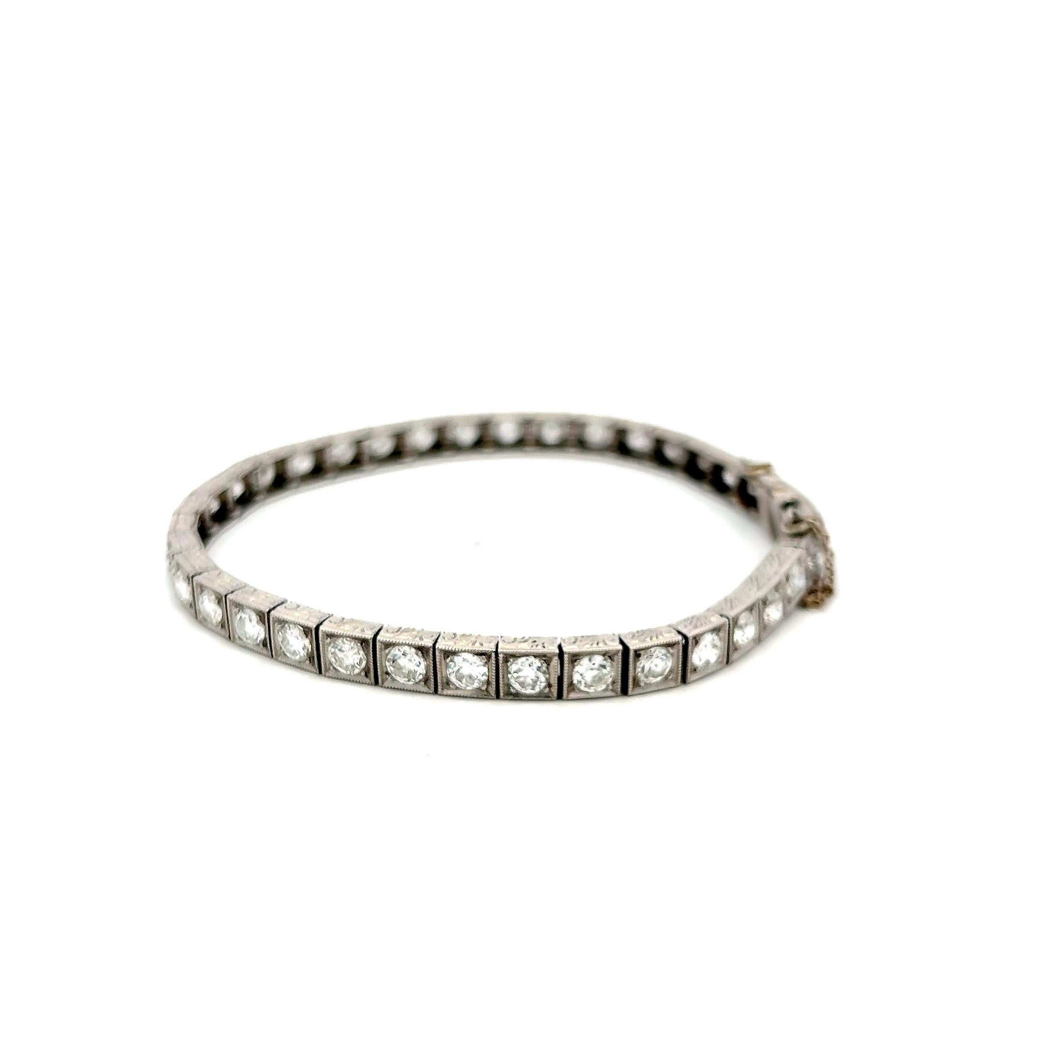 5.55 Carat Old European Cut G VS Diamond Platinum Tennis Bracelet In Good Condition For Sale In New York, NY
