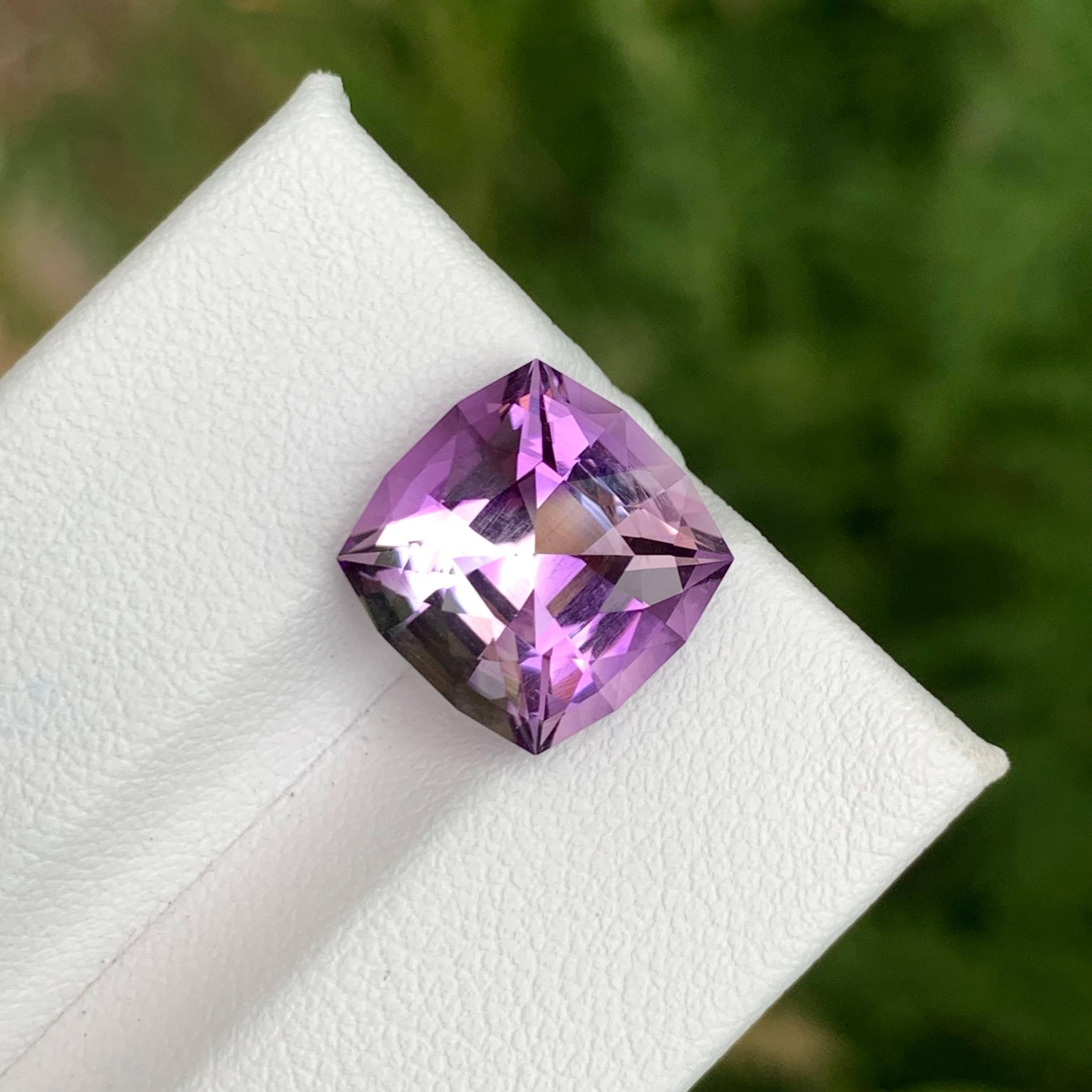 Femenino o masculino 5.55 carats Rose de France Amethyst Custom Cut Natural Brazilian Gemstone en venta