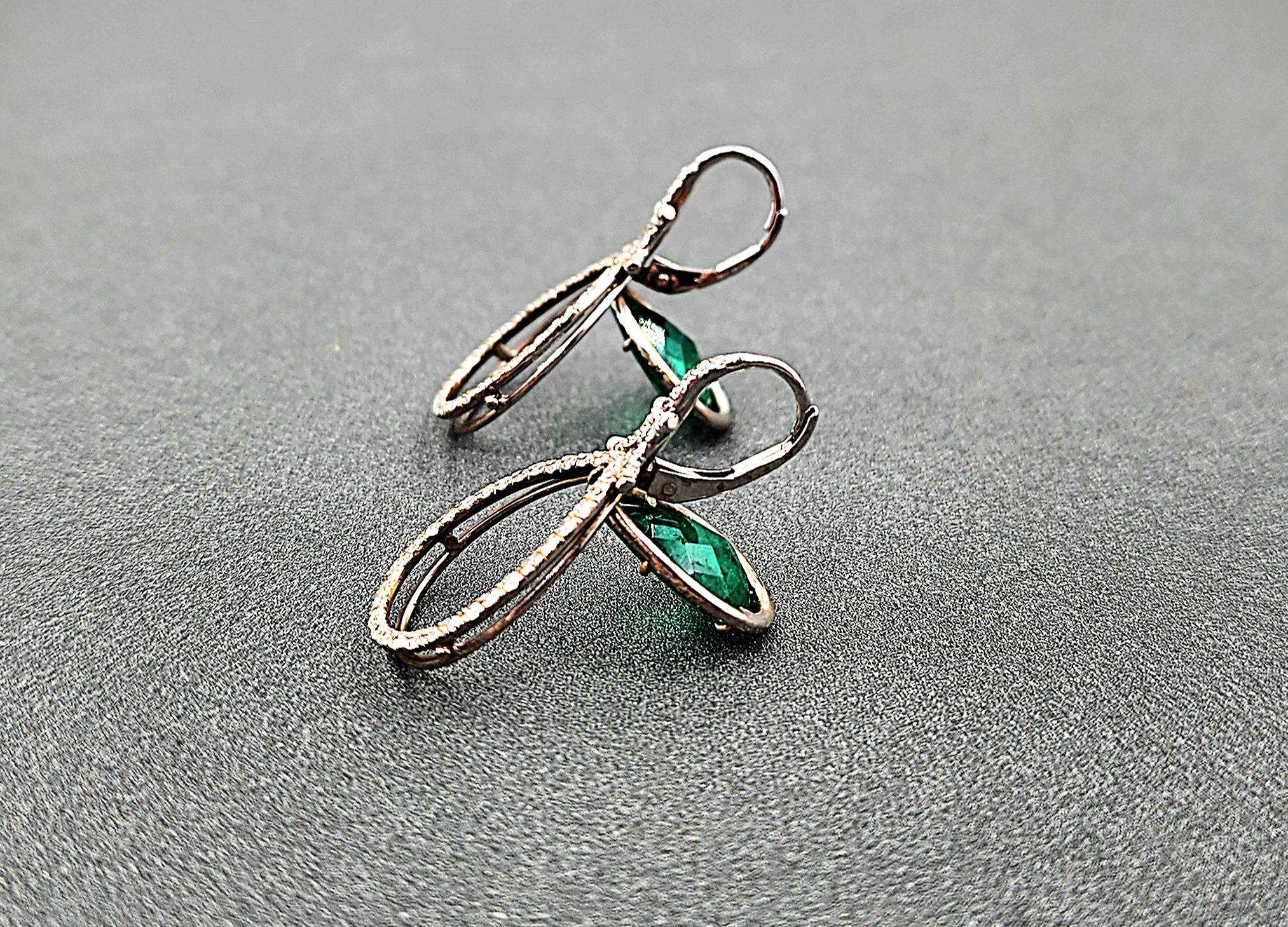 Women's or Men's 5.55 ct Natural Pear Shape Emerald & Diamond Earrings For Sale