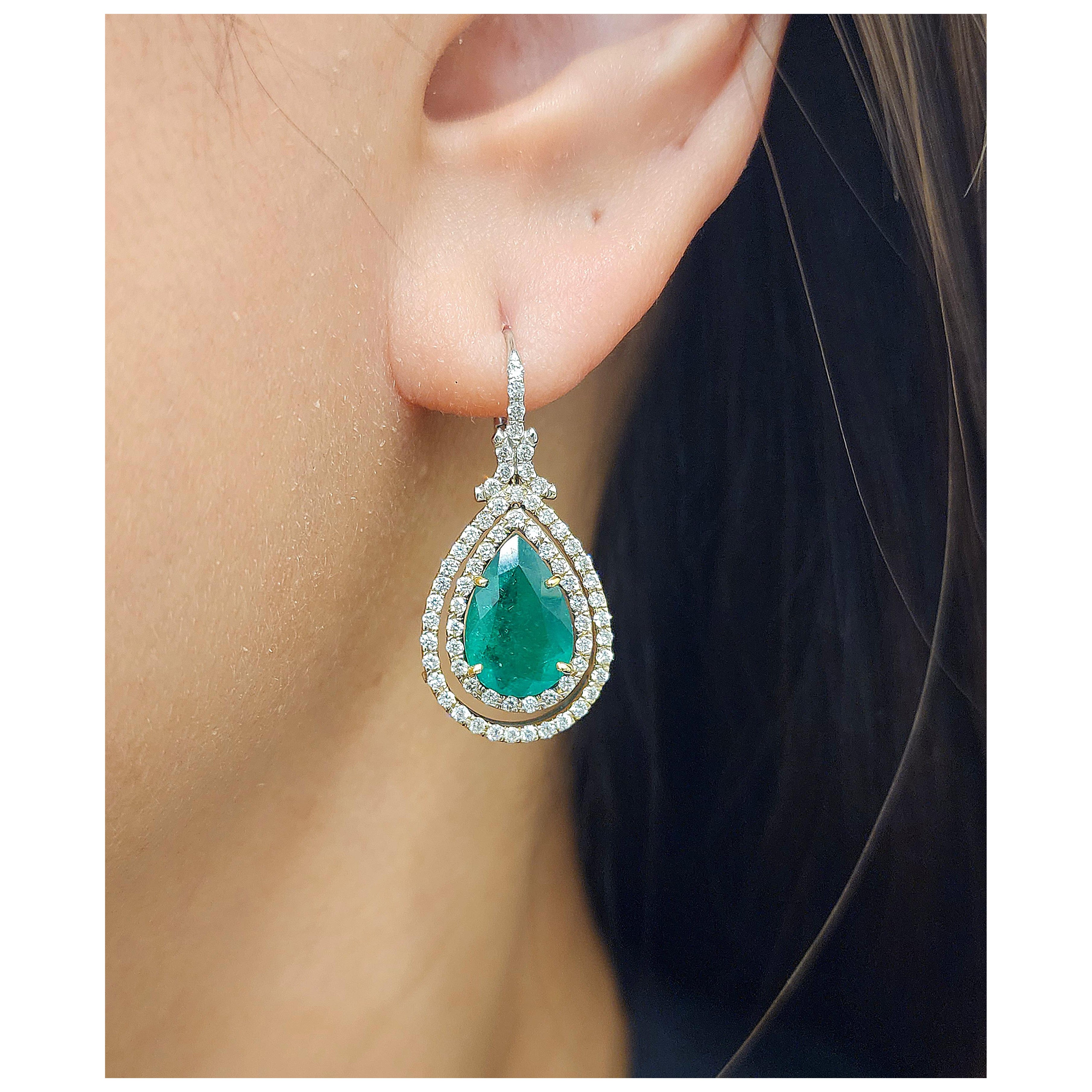 Boucles d'oreilles 5,55 ct Emeraude naturelle en forme de poire et diamant
