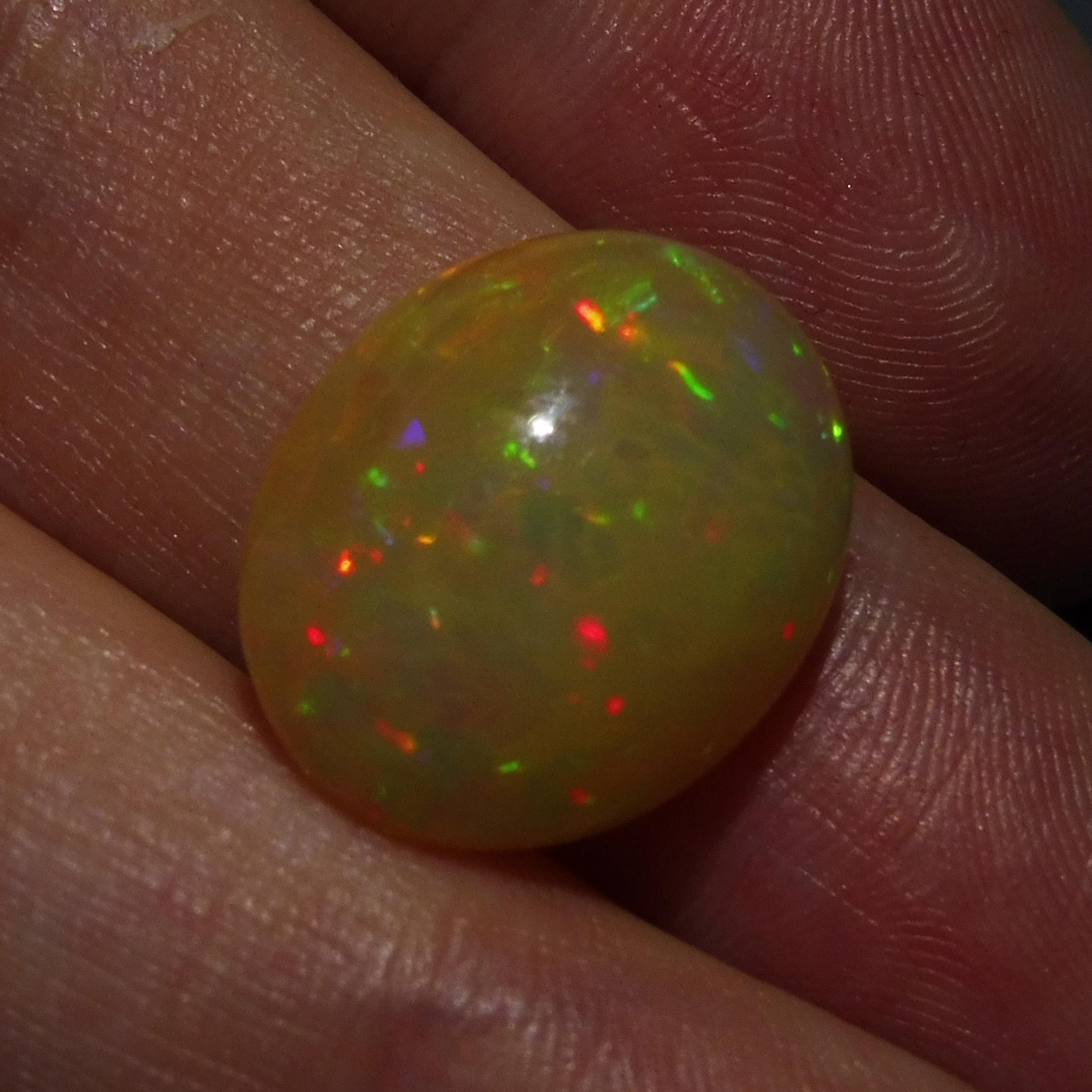 5.55 ct Oval Cabochon Opal For Sale 12