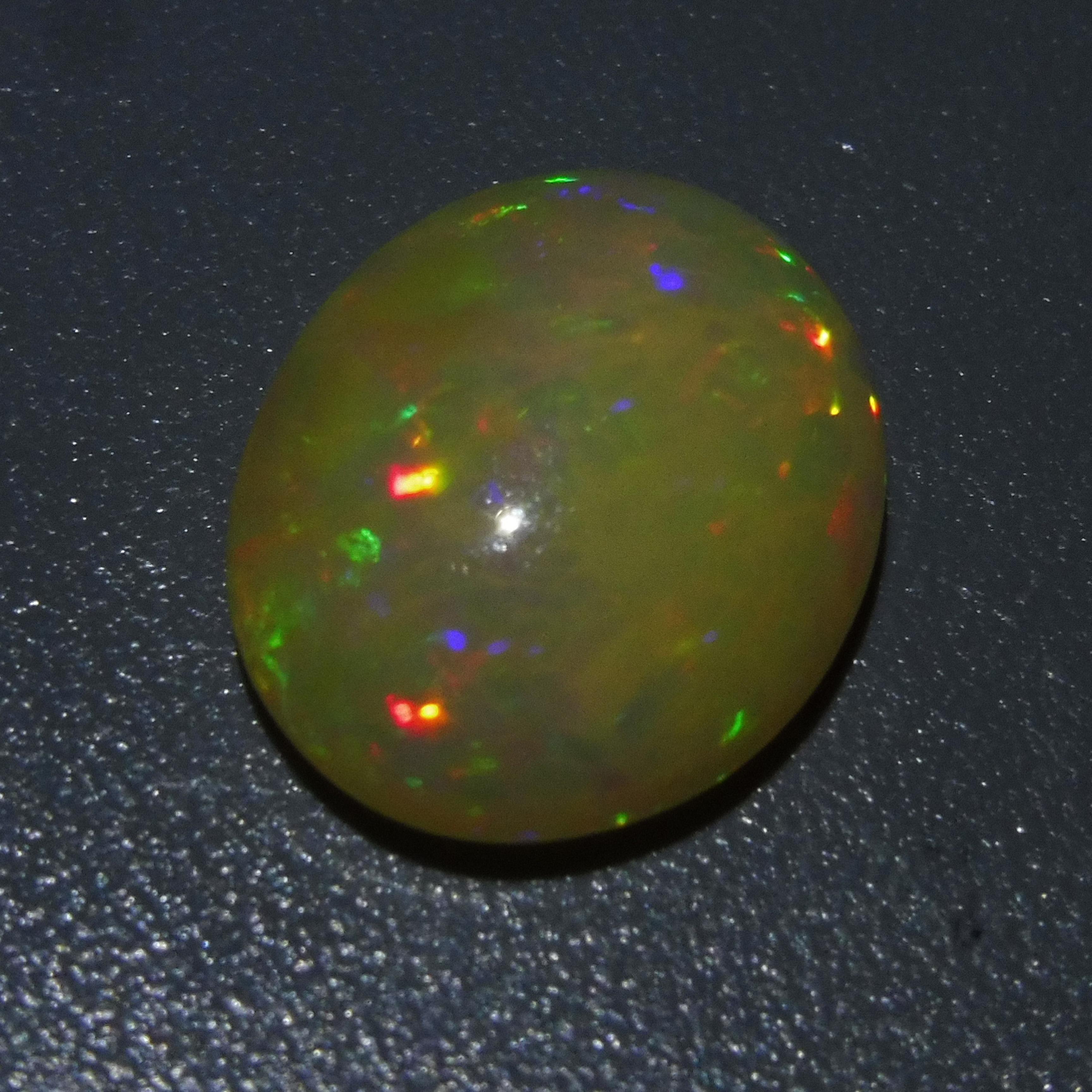5.55 ct Oval Cabochon Opal For Sale 1