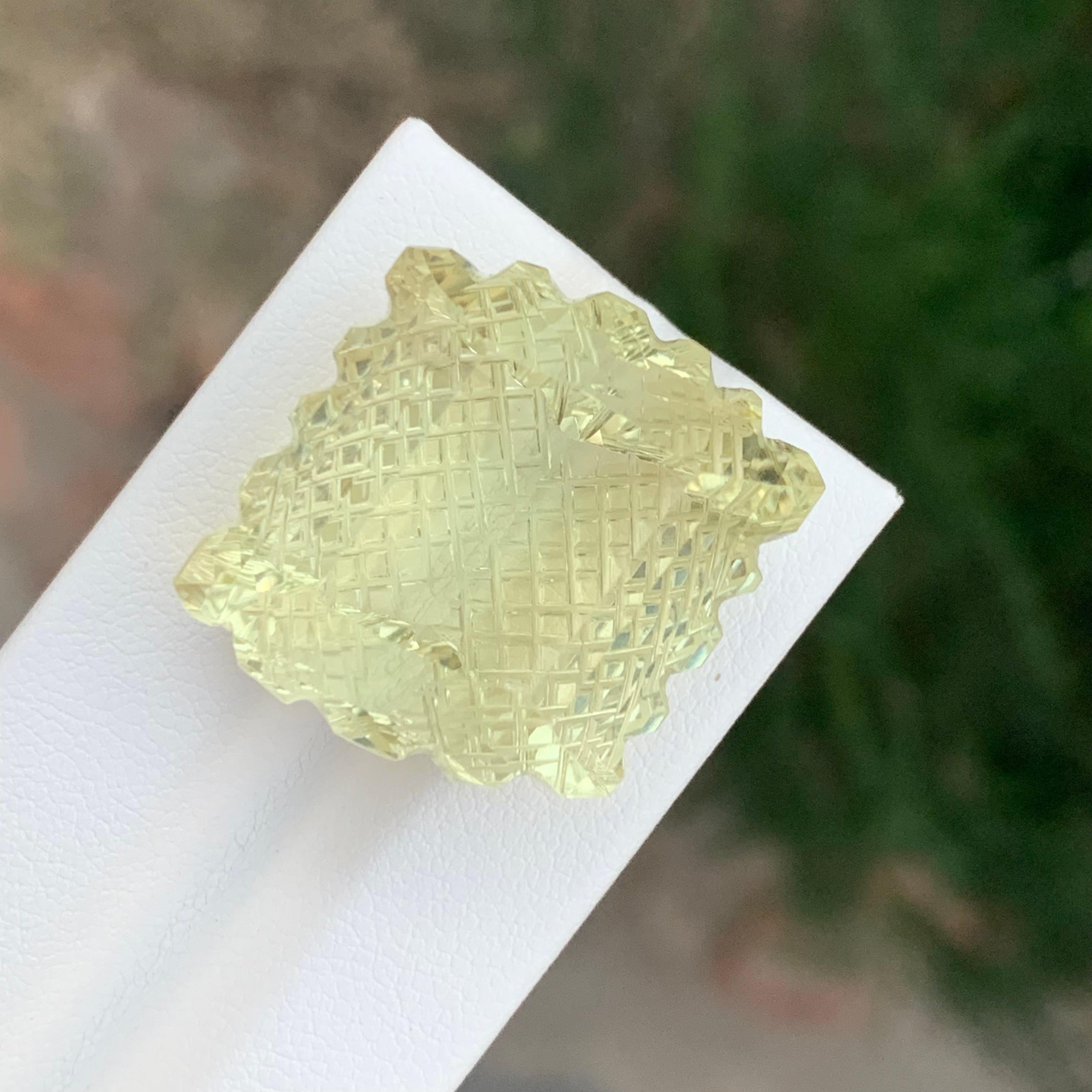 Mixed Cut 55.50 Carat Natural Loose Lemon Quartz Carving For Jewellery For Sale