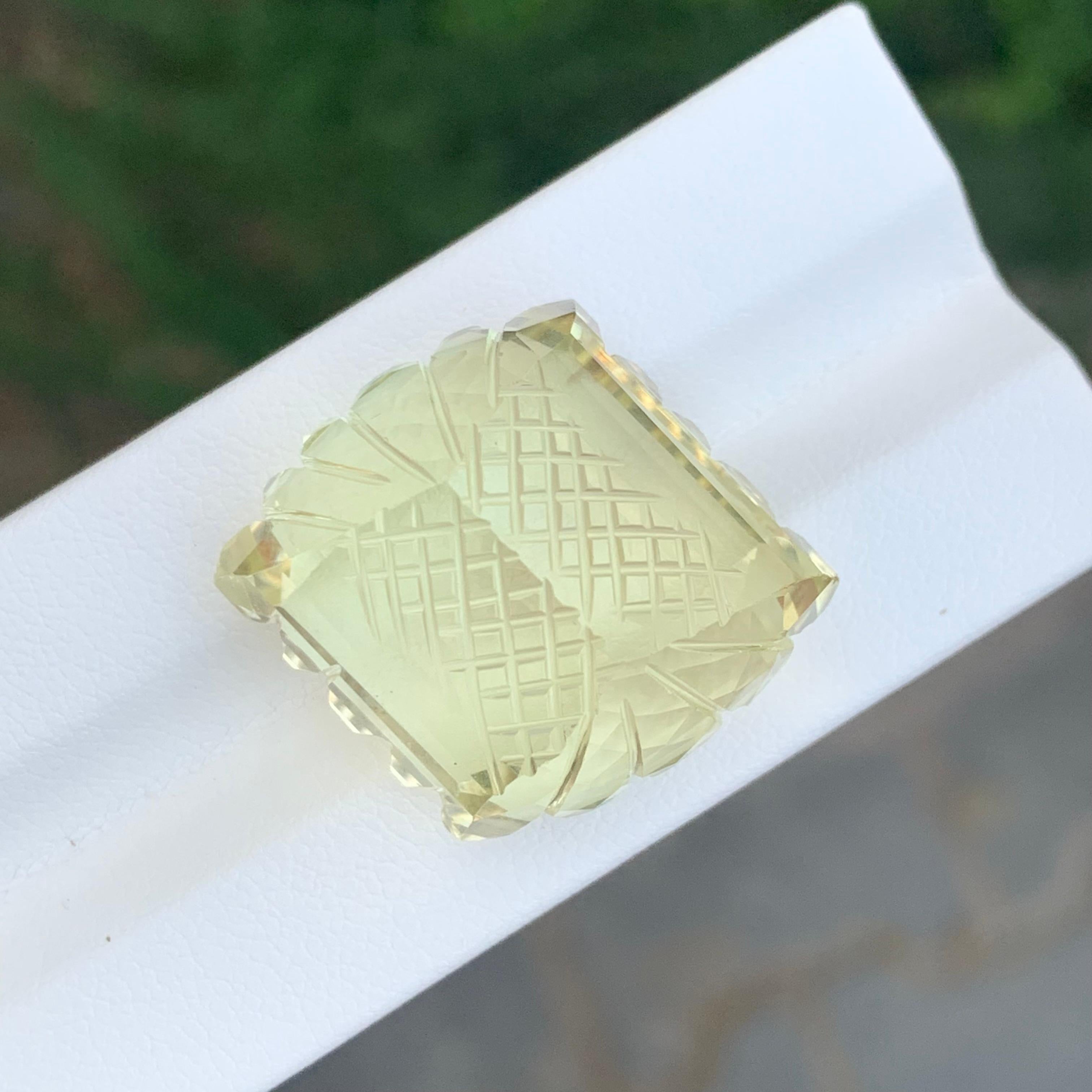 55.50 Carat Natural Loose Lemon Quartz Carving For Jewellery In New Condition For Sale In Peshawar, PK