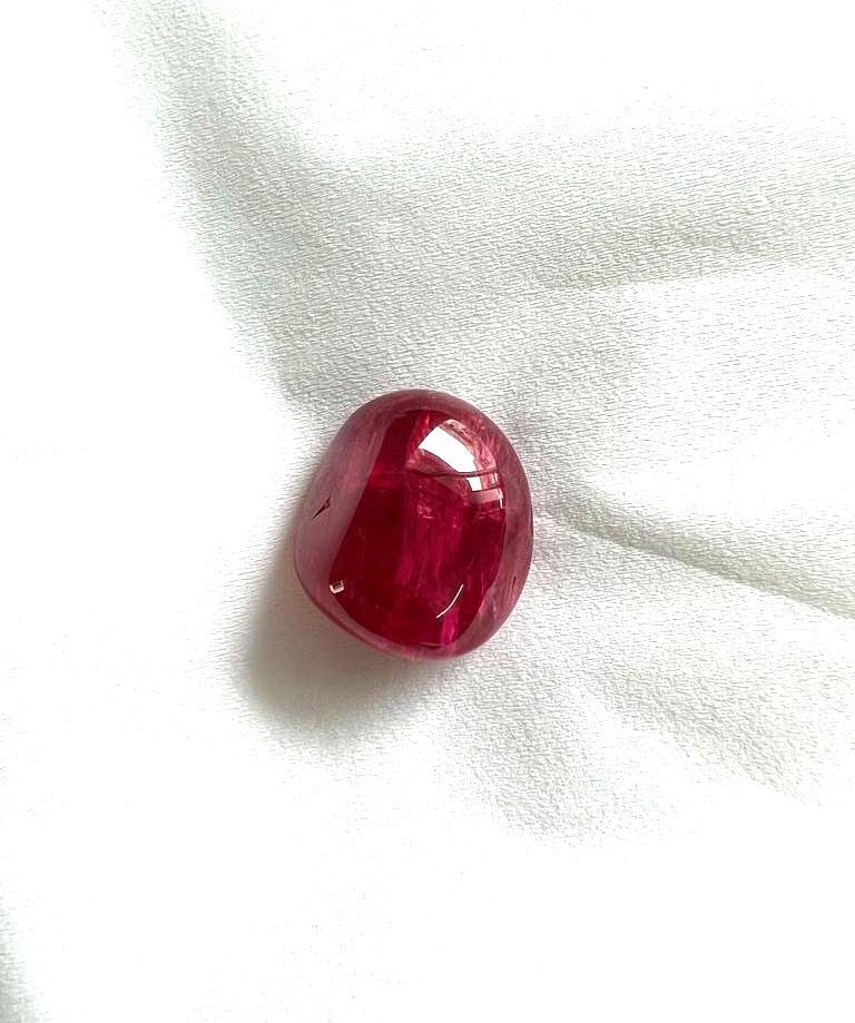 cabochon-shaped spinel