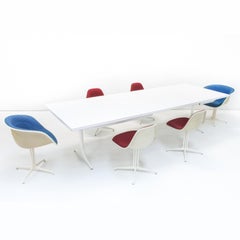 5559 Mesa de comedor extensible con pedestal de George Nelson para Herman Miller