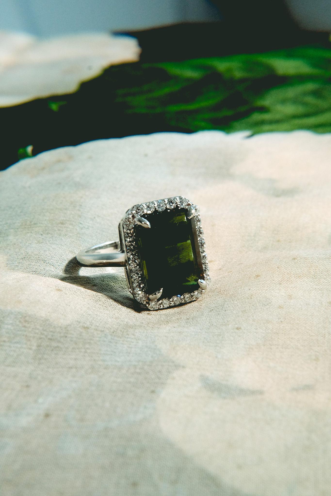 5.55ct Chrome Tourmaline & .47 Diamond Ring-Emerald Cut-18KT Gold-GIA certified For Sale 7