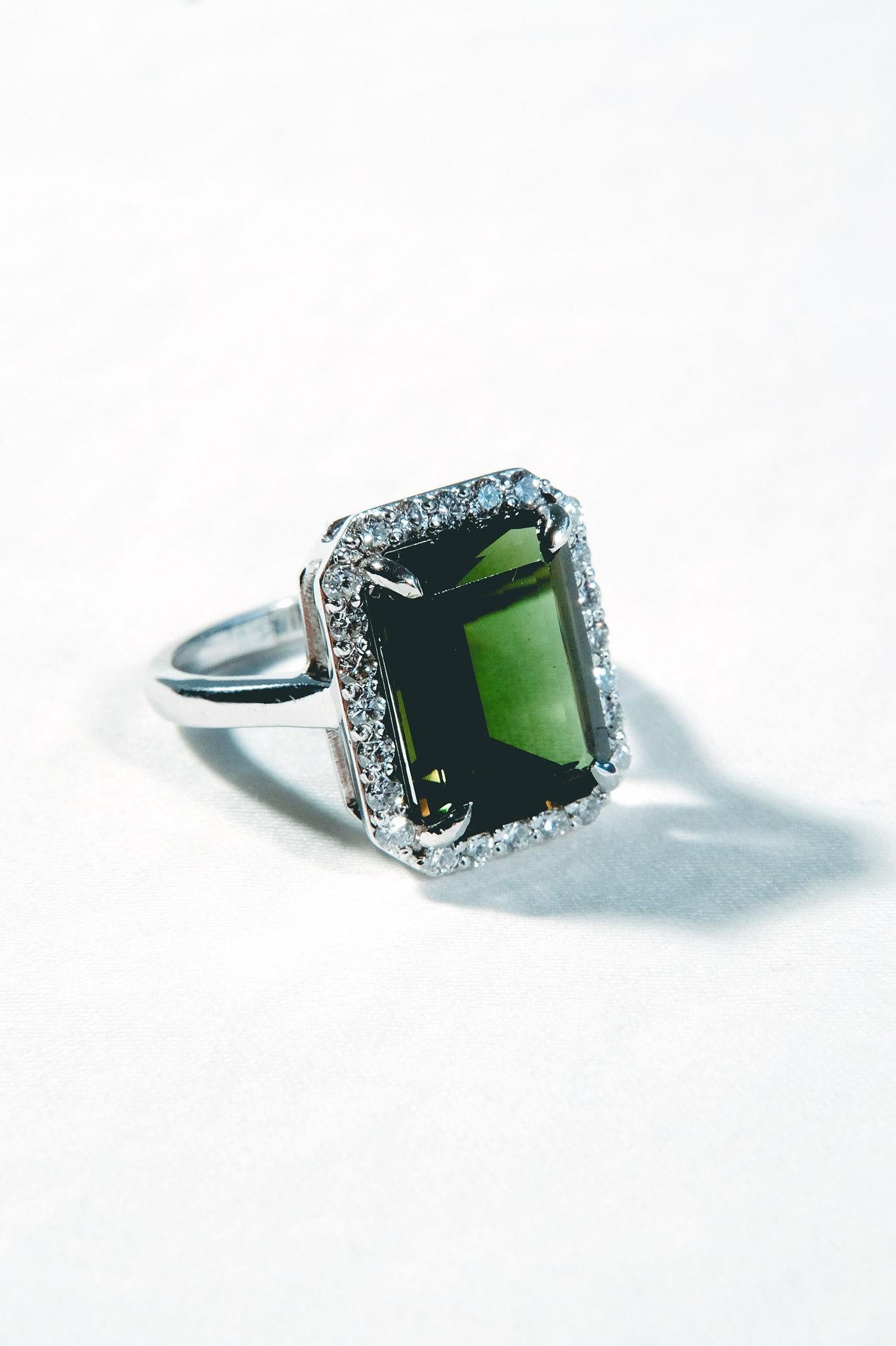 5.55ct Chrome Tourmaline & .47 Diamond Ring-Emerald Cut-18KT Gold-GIA certified For Sale 3