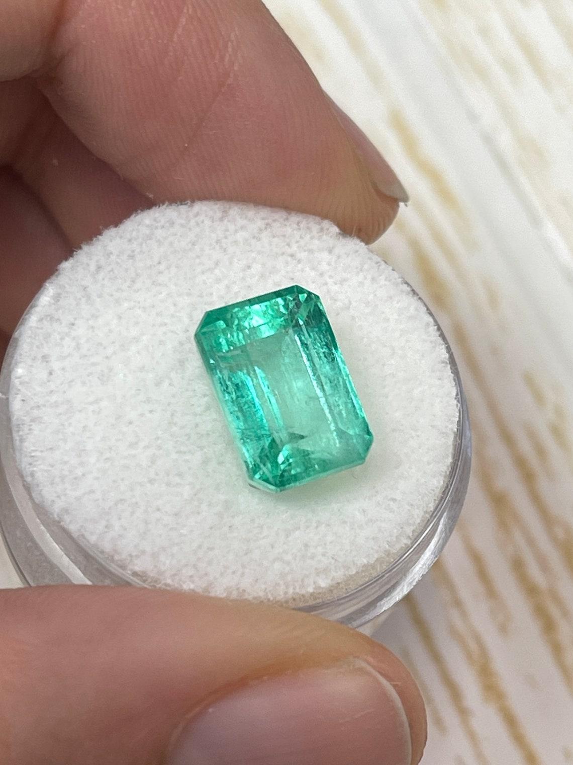 Gema colombiana talla esmeralda verde pastel de 5,55 ct 12x8 genuina piedra de nacimiento de mayo Moderno en venta