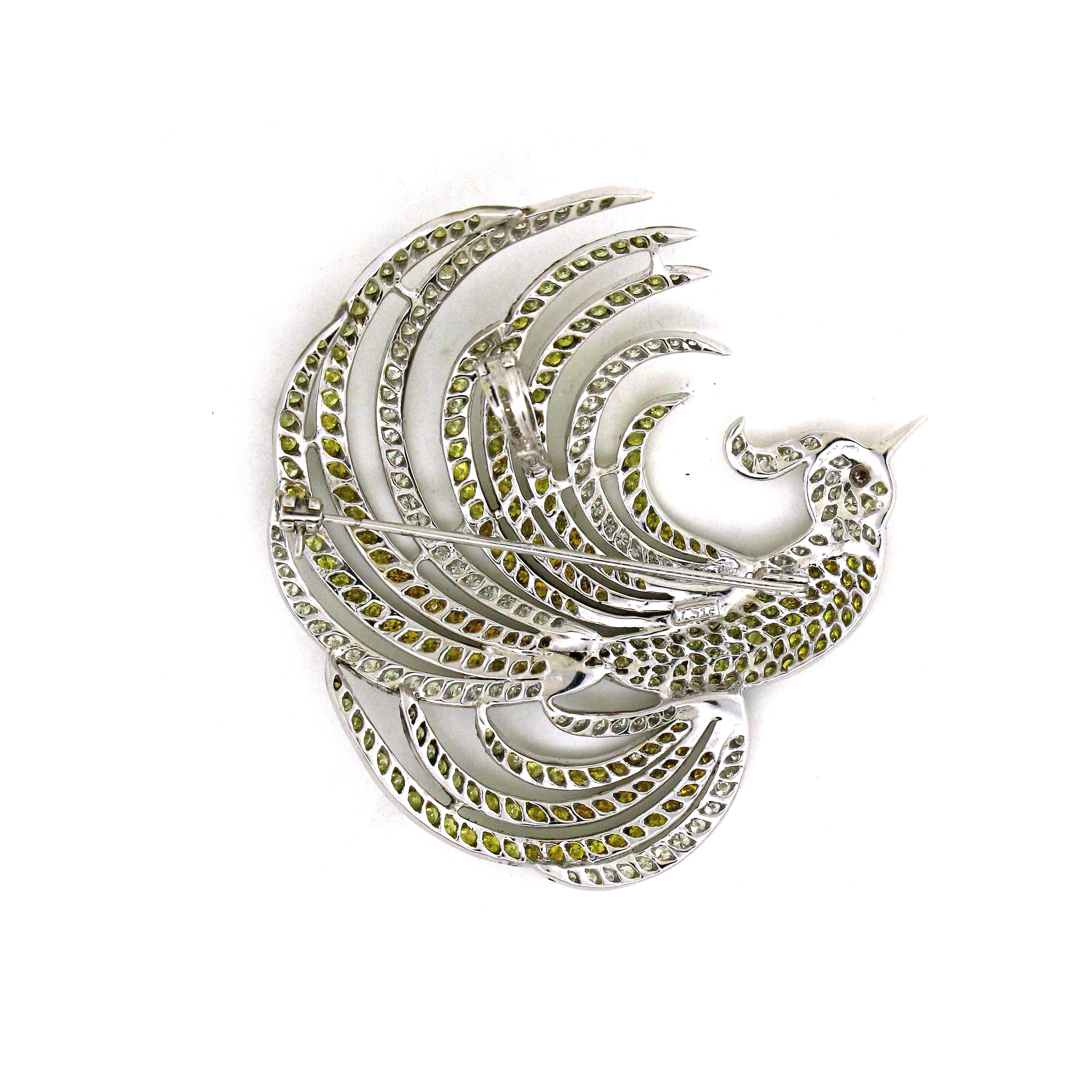 Modern 5.56 carats of diamonds brooch For Sale
