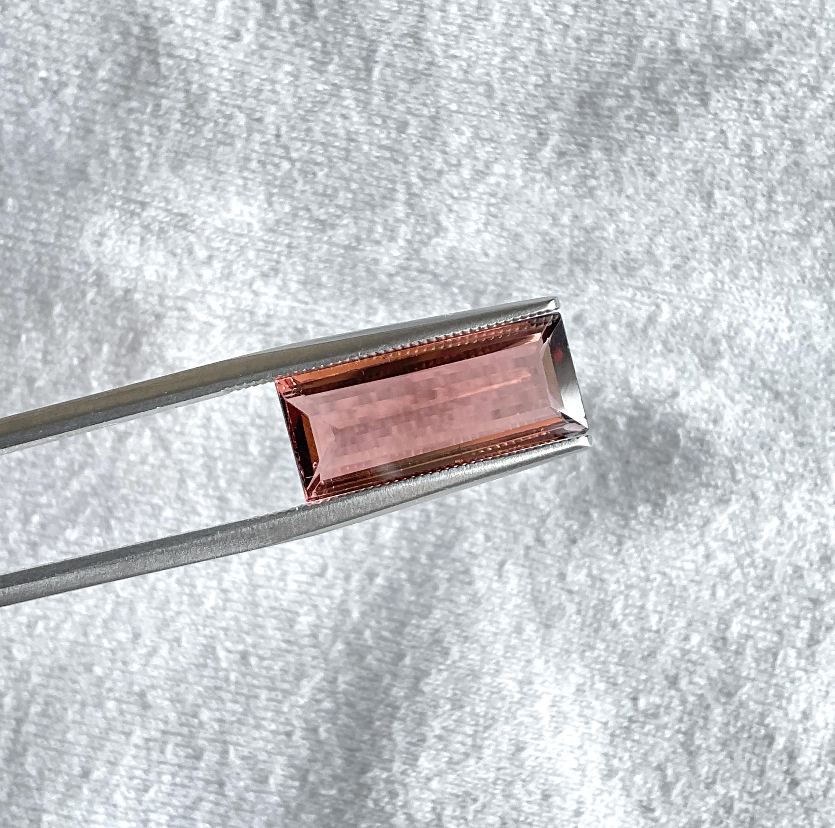 5,56 Karat Rosa Pfirsichfarbener Turmalin Baguette Facettierter geschliffener Stein für Schmuck Natürlich (Art déco) im Angebot