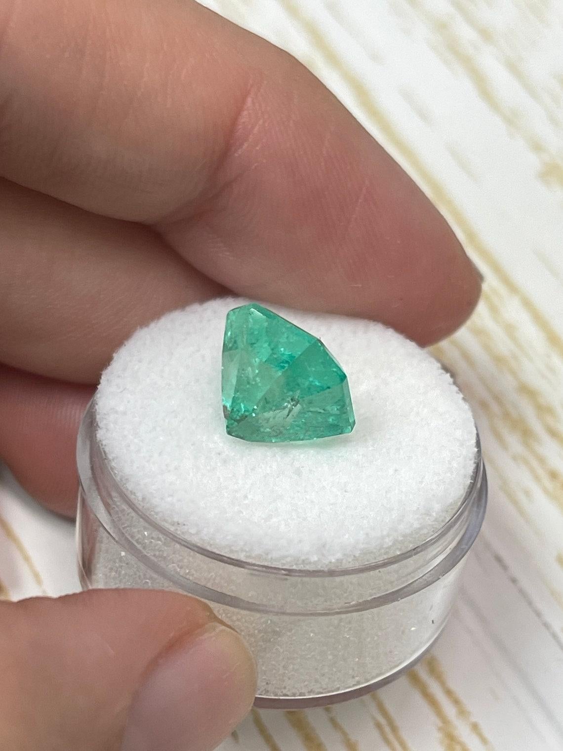 5.56ct Spring Green Asscher Cut Colombian Gem 10.6x10.6 Genuine May Birthstone For Sale 1