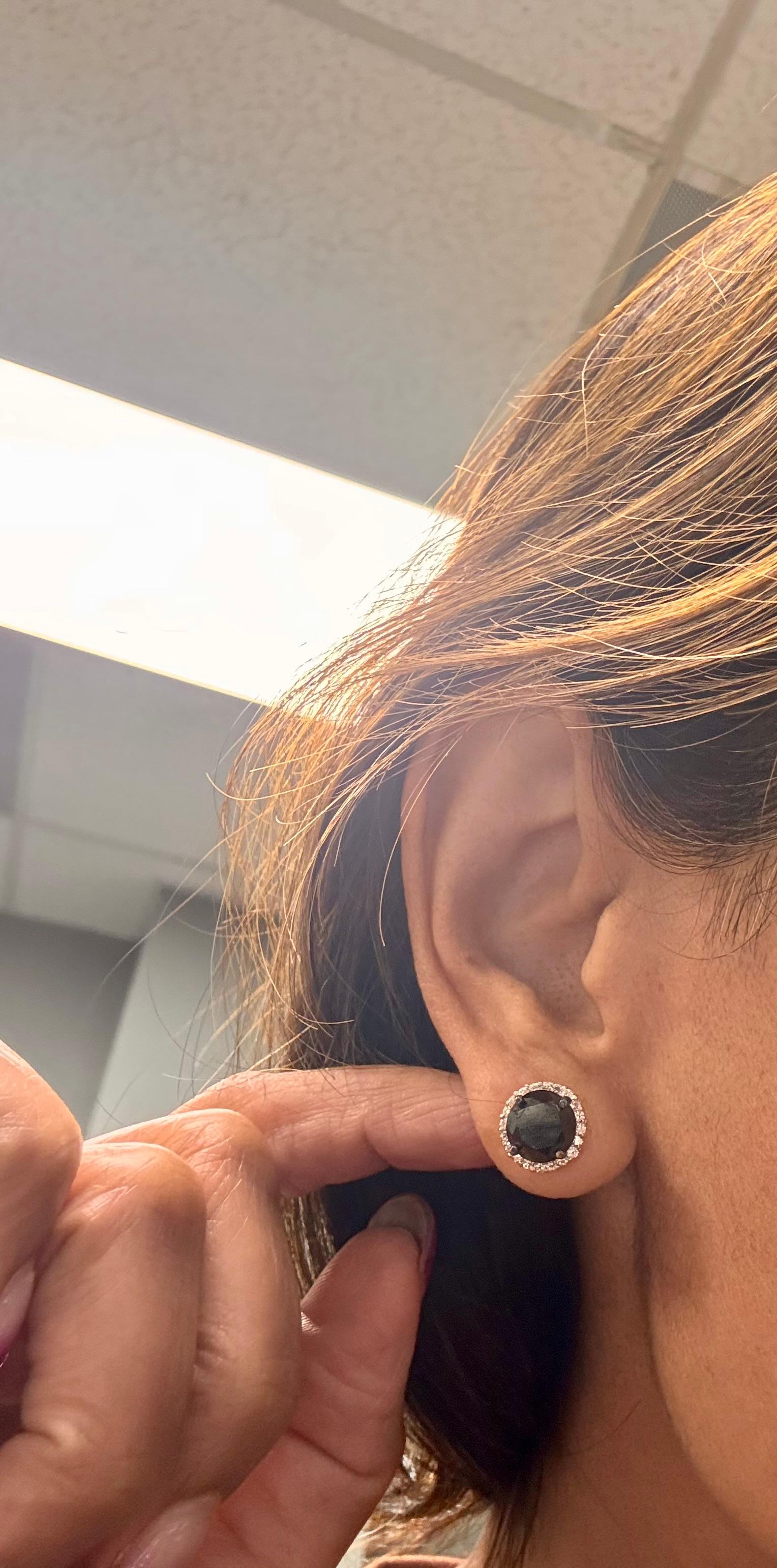 Orecchini con diamante nero di 5,57 carati in oro bianco 14 carati in vendita 2