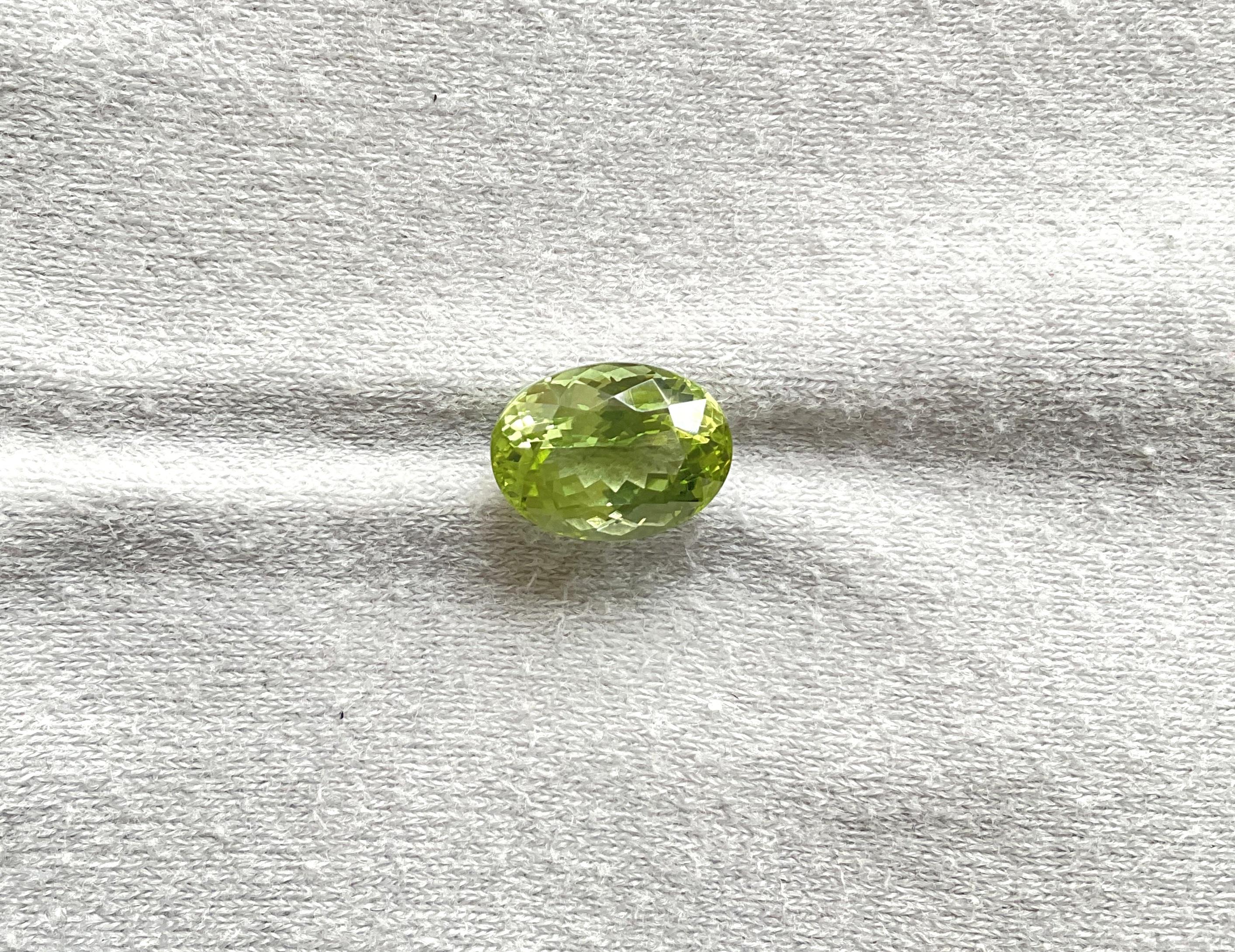 5.57 Carats Green Tourmaline Oval Faceted cut stone Fine Jewelry Natural Gemstone

Gemstone - Tourmaline
Weight - 5.57
Size -  12x9x7 mm
Shape - Oval Cut Stone