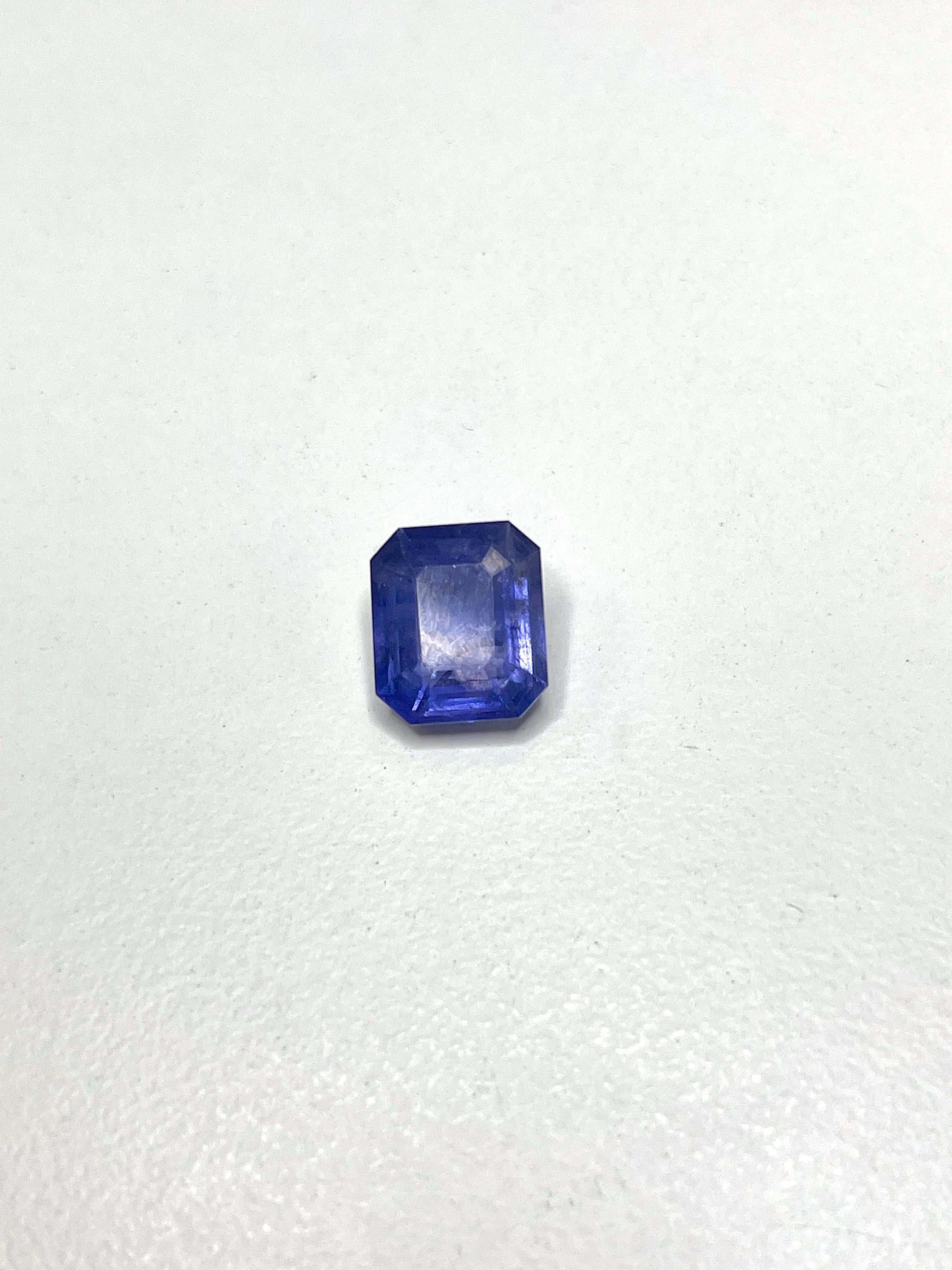 5.57 Carats Natural Purple-Blue Sapphire Emerald Cut Loose Gem In New Condition In Great Neck Plaza, NY
