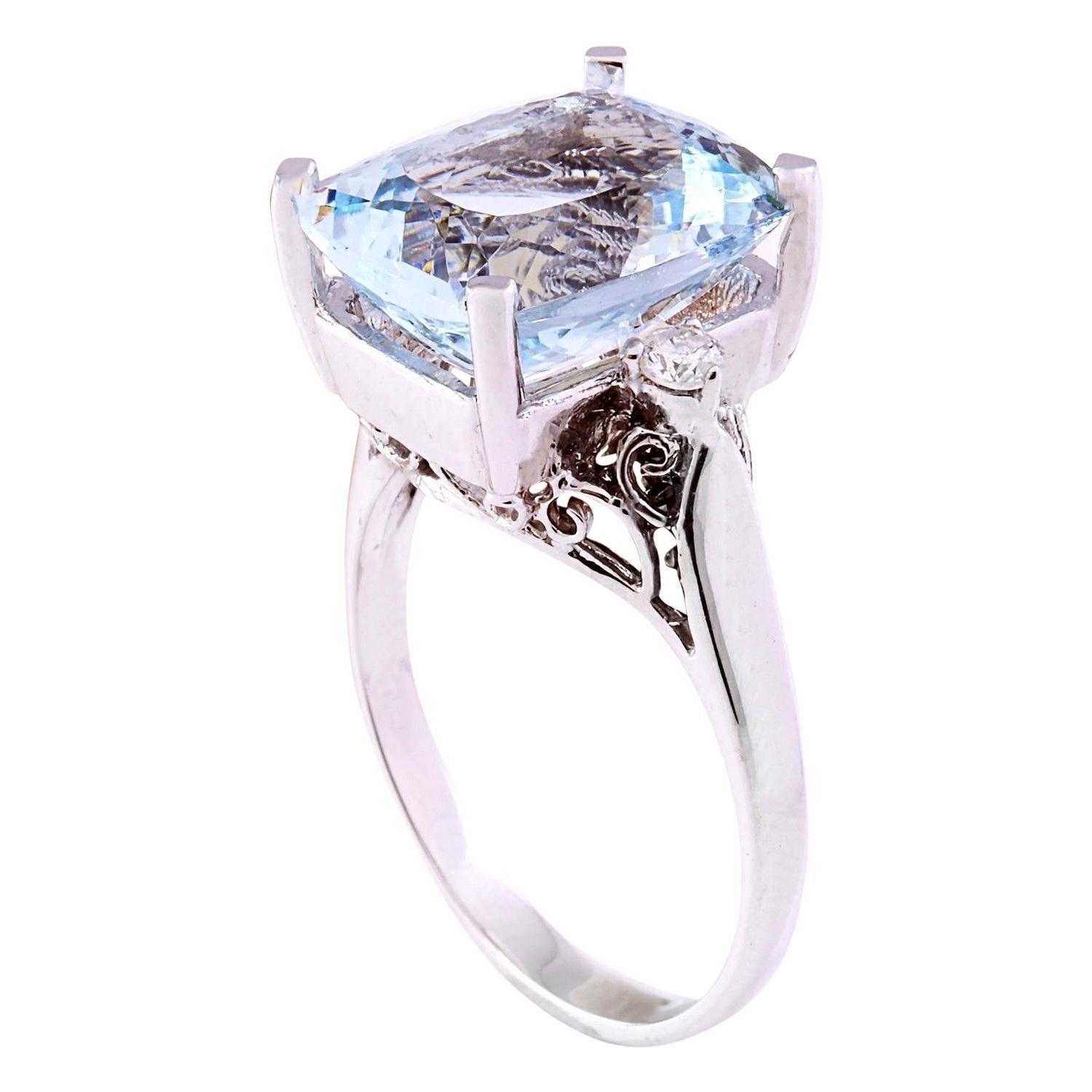 5.58 Carat Natural Aquamarine 14 Karat Solid White Gold Diamond Ring In New Condition For Sale In Los Angeles, CA