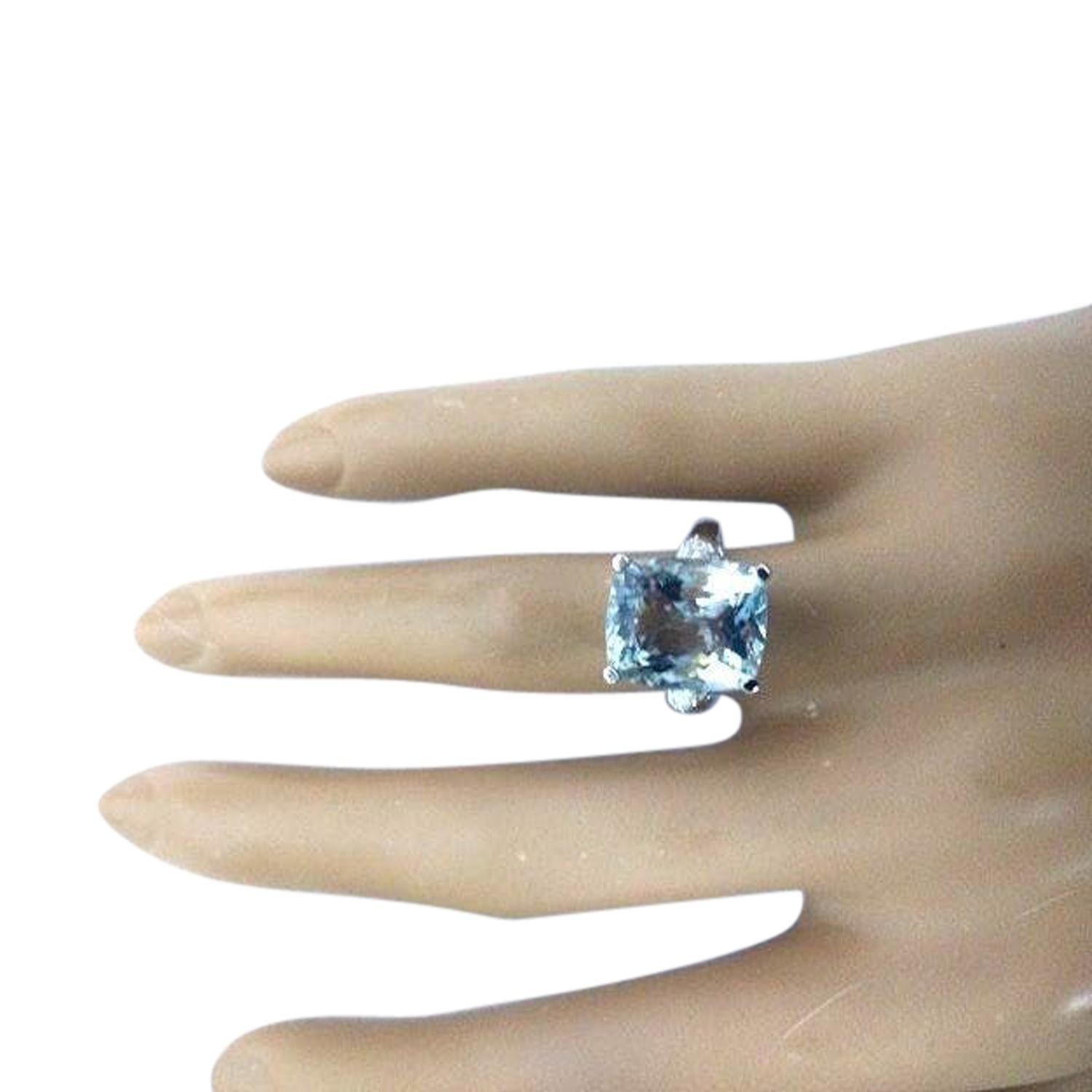 5.58 Carat Natural Aquamarine 14 Karat Solid White Gold Diamond Ring Pour femmes en vente