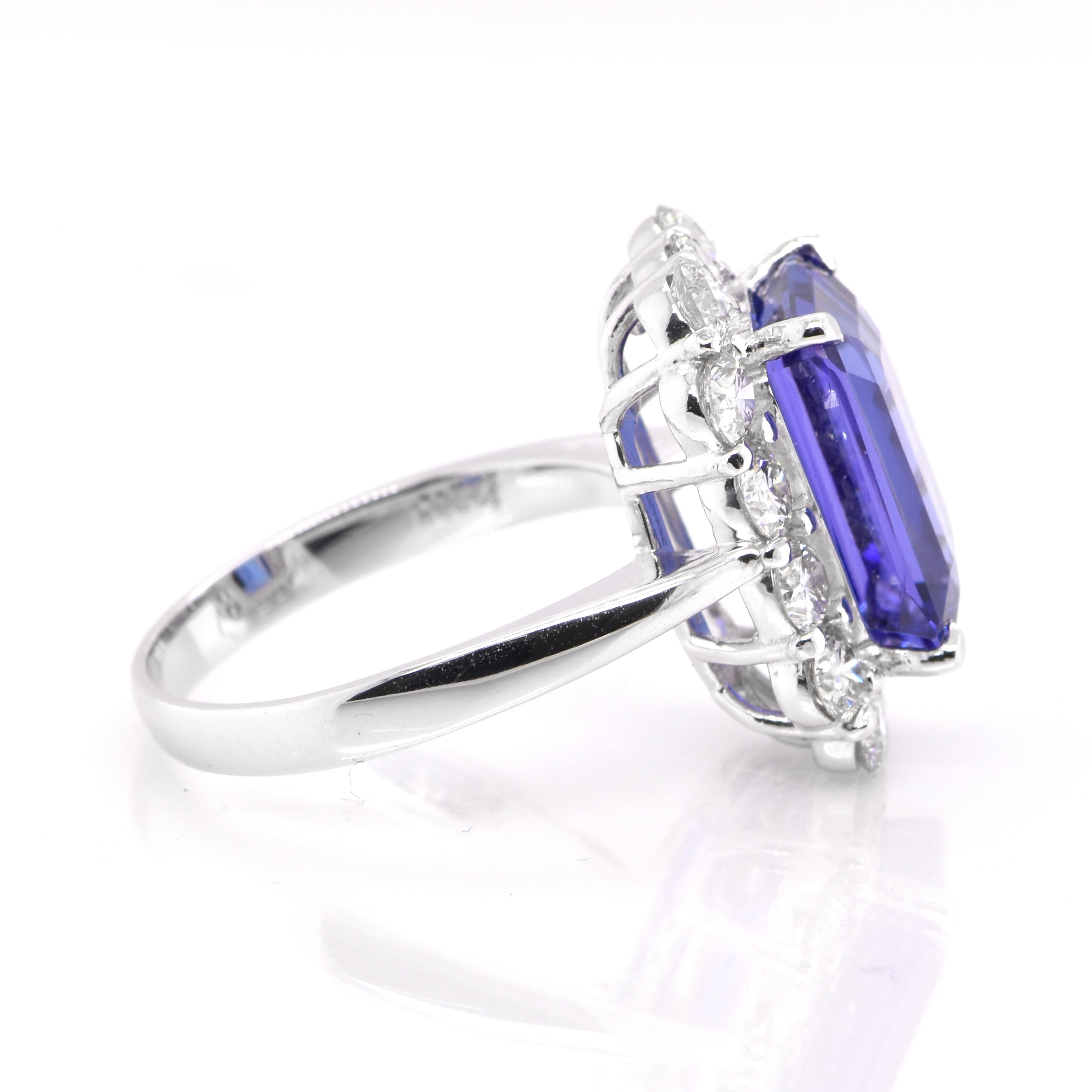 5.58 Carat Natural Octogon Tanzanite and Diamond Cocktail Ring Set in Platinum In New Condition For Sale In Tokyo, JP