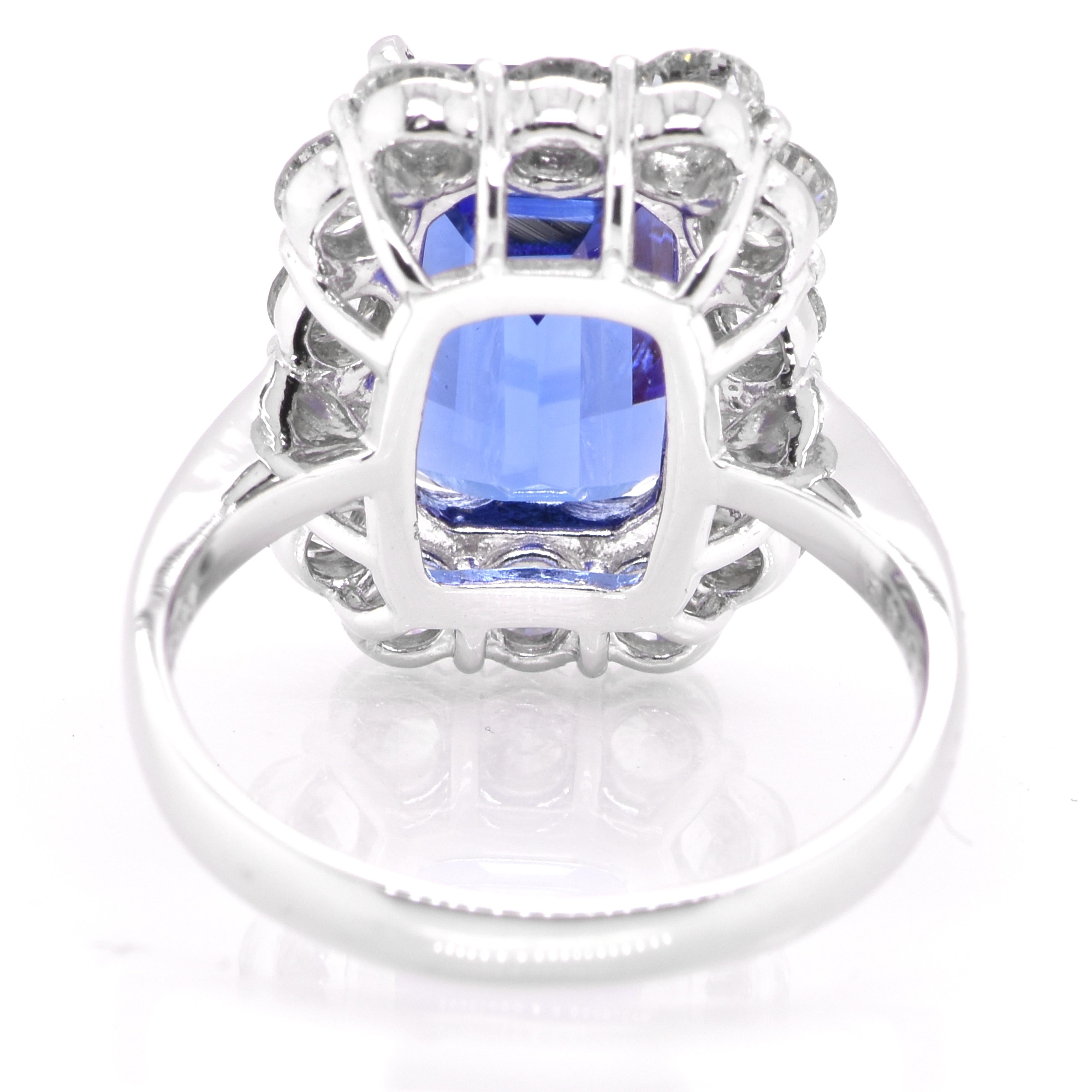 Women's 5.58 Carat Natural Octogon Tanzanite and Diamond Cocktail Ring Set in Platinum For Sale