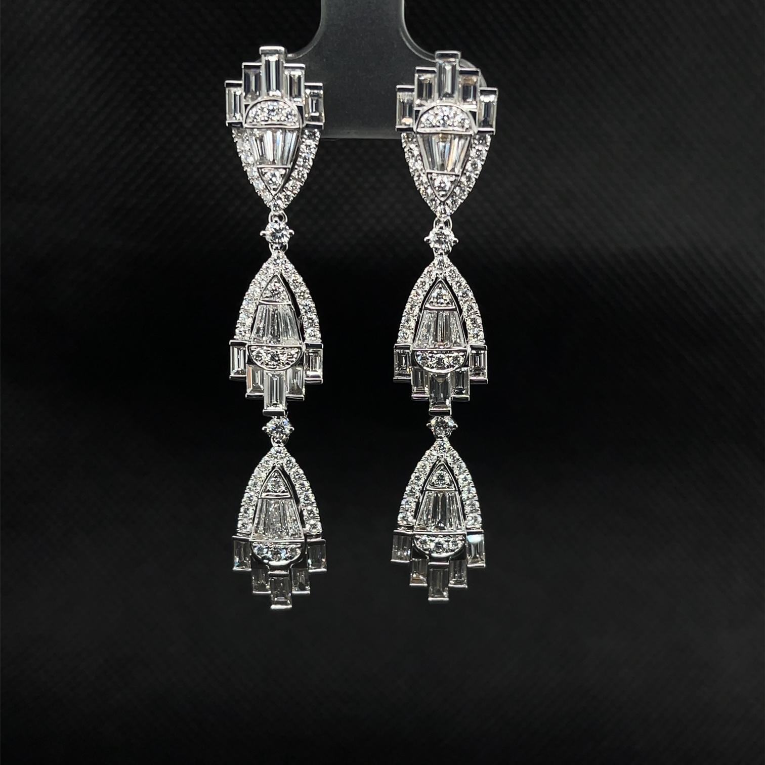 Artisan Art Deco Inspired Diamond Baguette Dangle Earrings, 5.58 Carats Total  For Sale