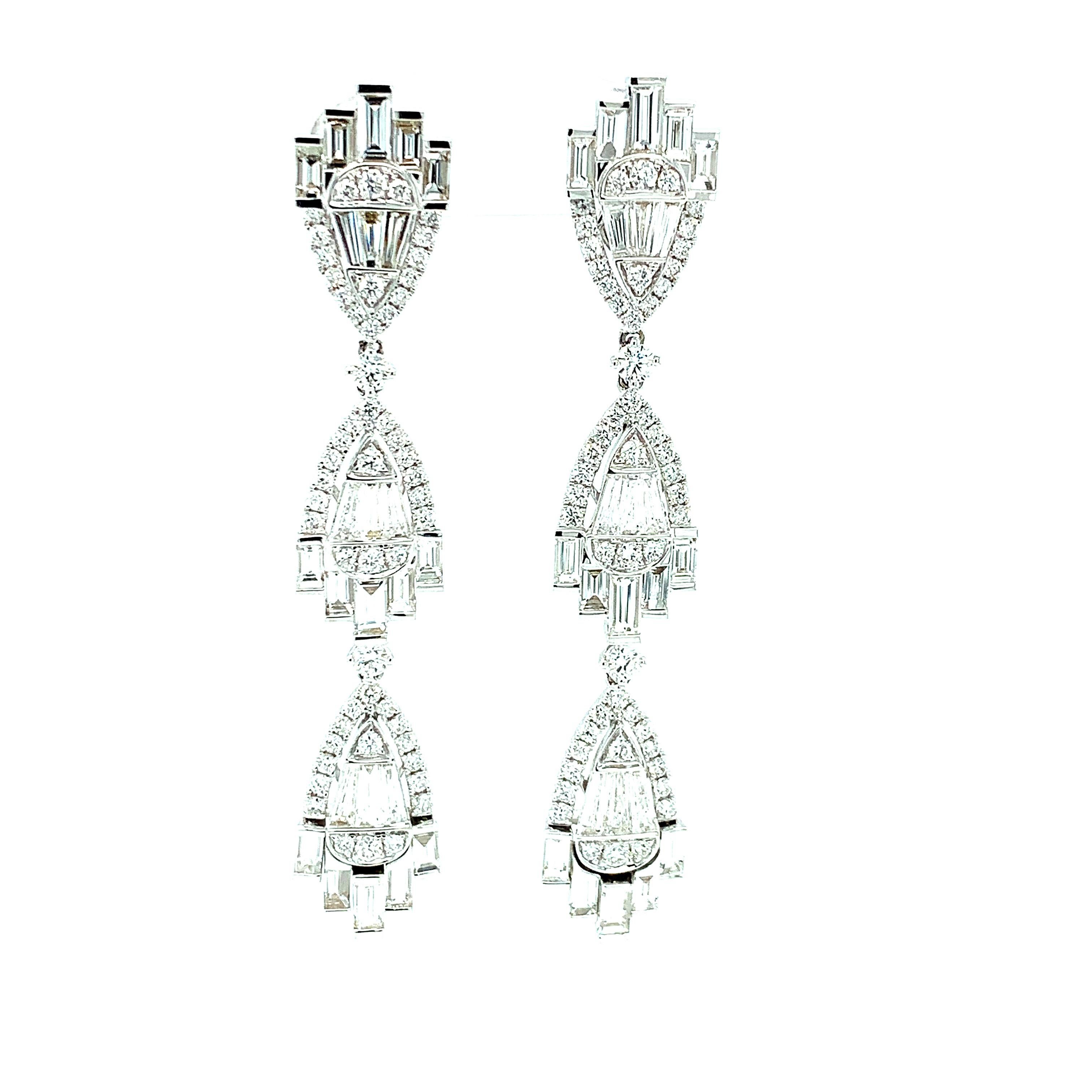 Art Deco Inspired Diamond Baguette Dangle Earrings, 5.58 Carats Total  In New Condition For Sale In Los Angeles, CA