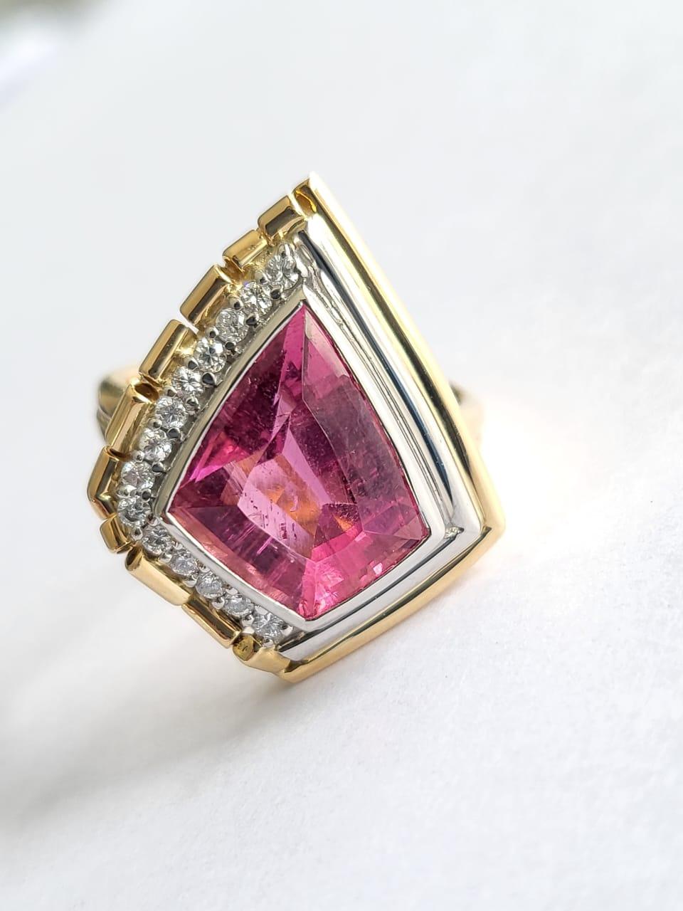 5.58 Carats Shield Cut Rubelite and Diamonds Cocktail Engagement Ring For Sale 1