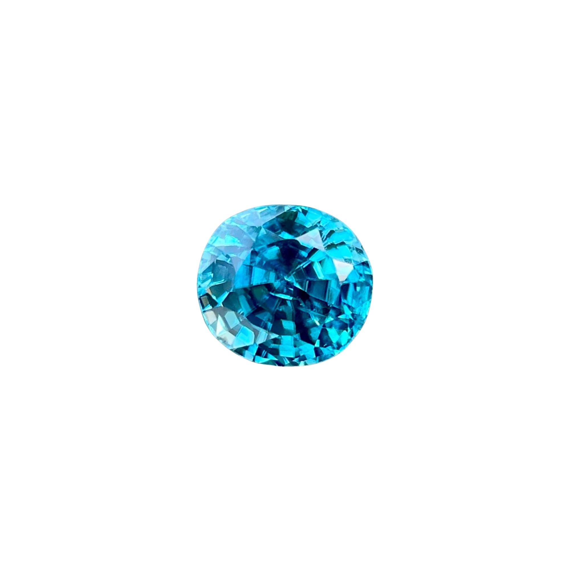 5.58 carats Tiffany Blue Zircon Stone Oval Cut Cambodian Gemstone For Sale 4