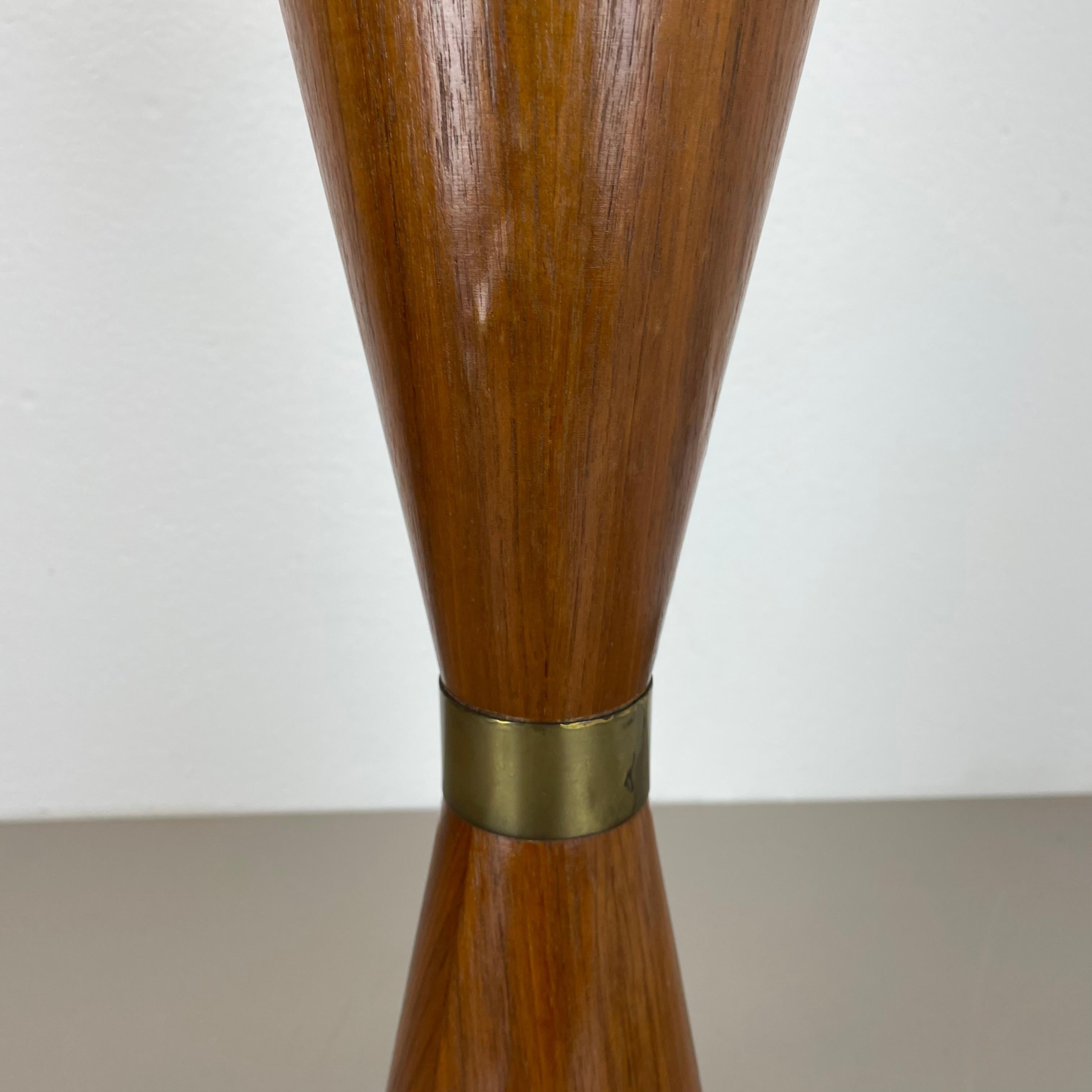 55cm Elemento minimalista DIABOLO in metallo e noce per piante, ITALIA, anni '50 in vendita 3
