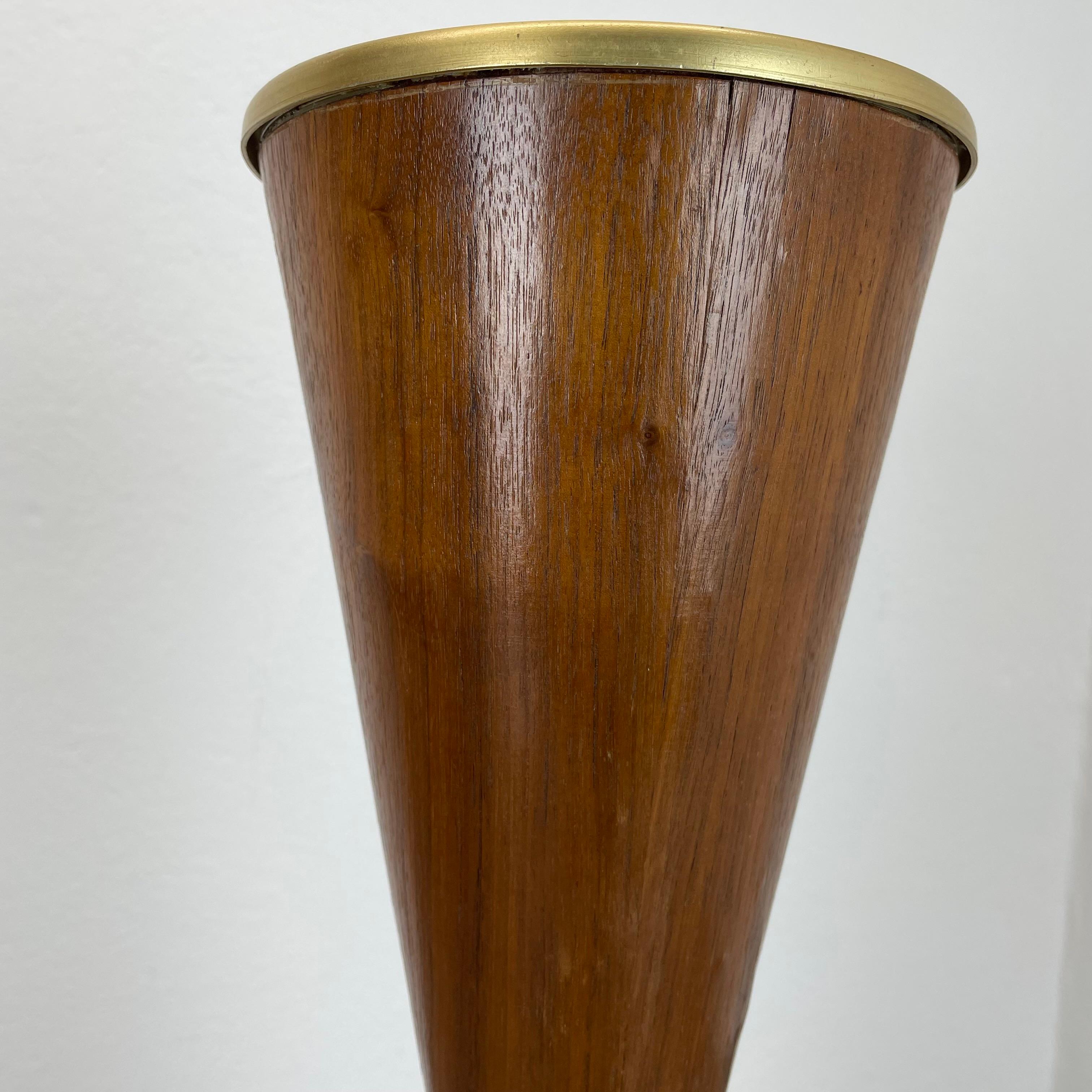 55cm Elemento minimalista DIABOLO in metallo e noce per piante, ITALIA, anni '50 in vendita 2