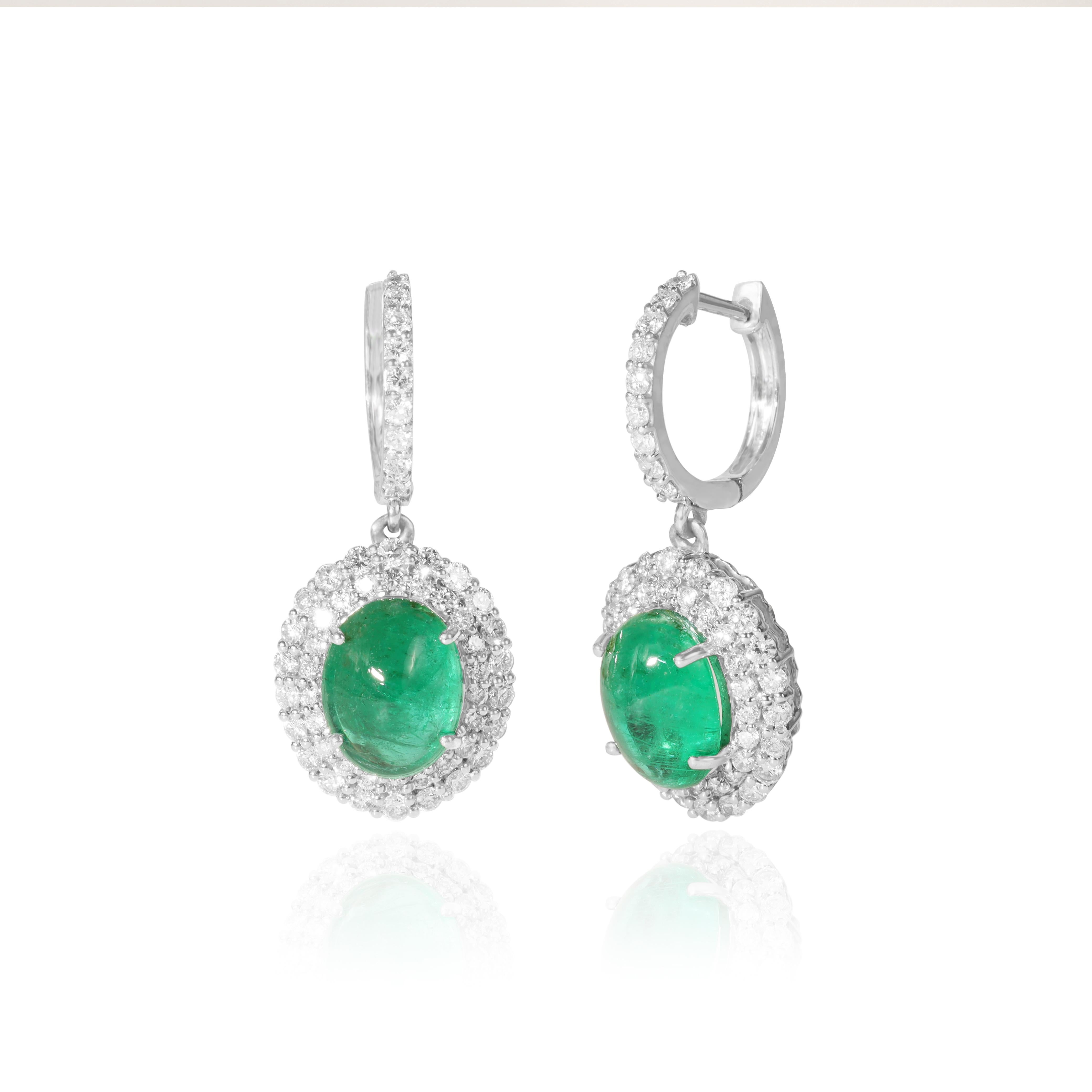 5ct Eccezionale smeraldo ovale naturale Orecchini pendenti con diamante aureolato in oro 18k in vendita 2