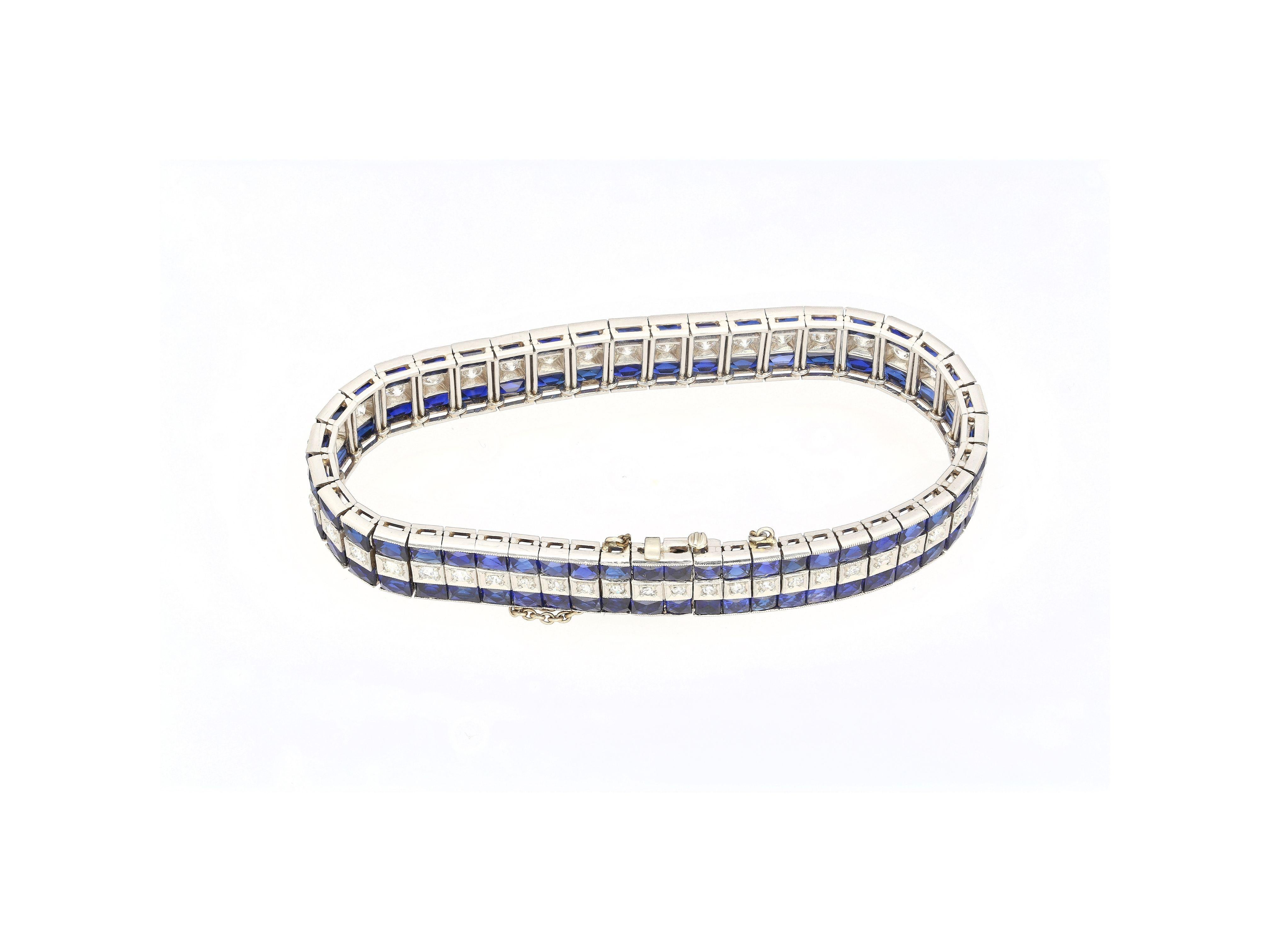 Taille princesse Bracelet Art déco vintage en platine avec diamants et saphirs bleus de 5,50 carats en vente