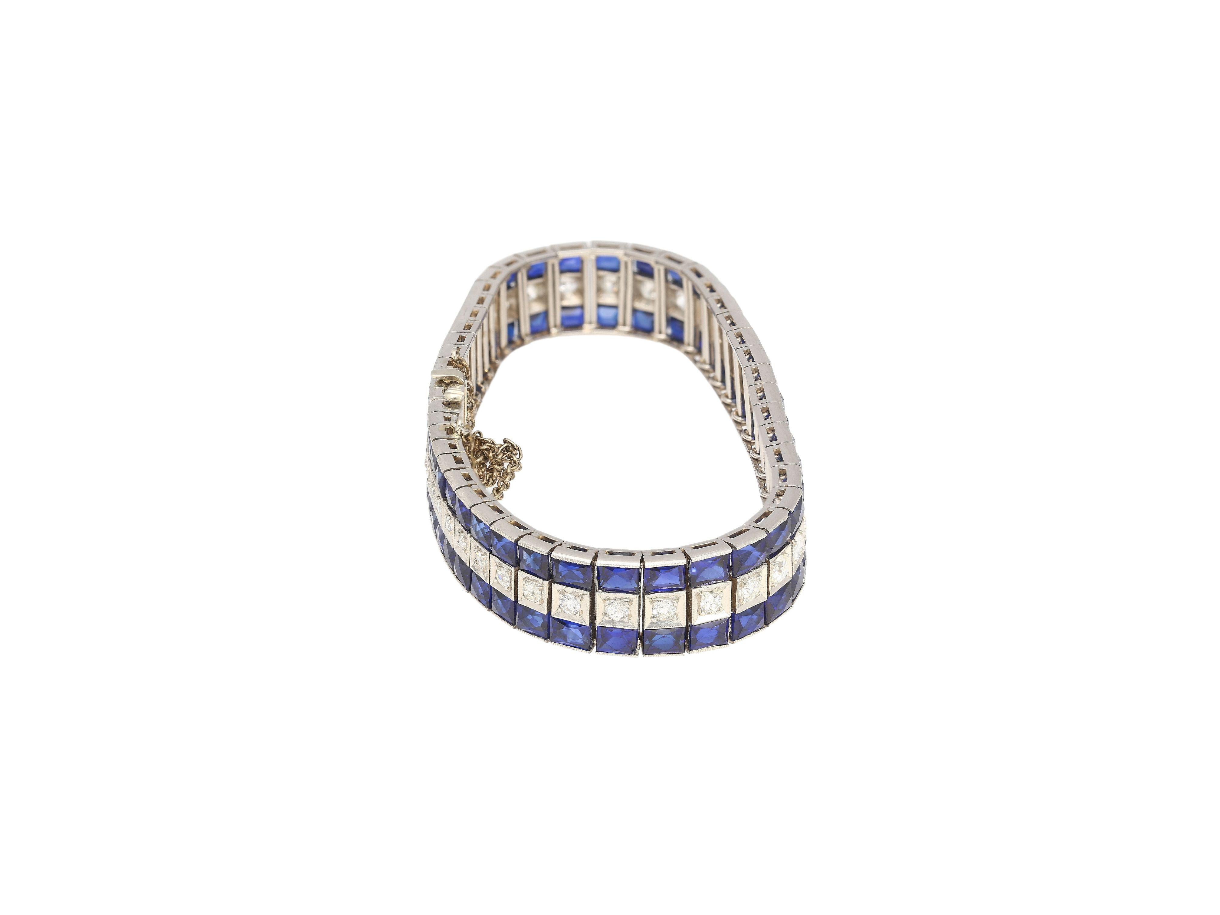 5.50 Carat Vintage Art Deco Platinum Bracelet with Diamonds & Blue Sapphire In Excellent Condition For Sale In Miami, FL