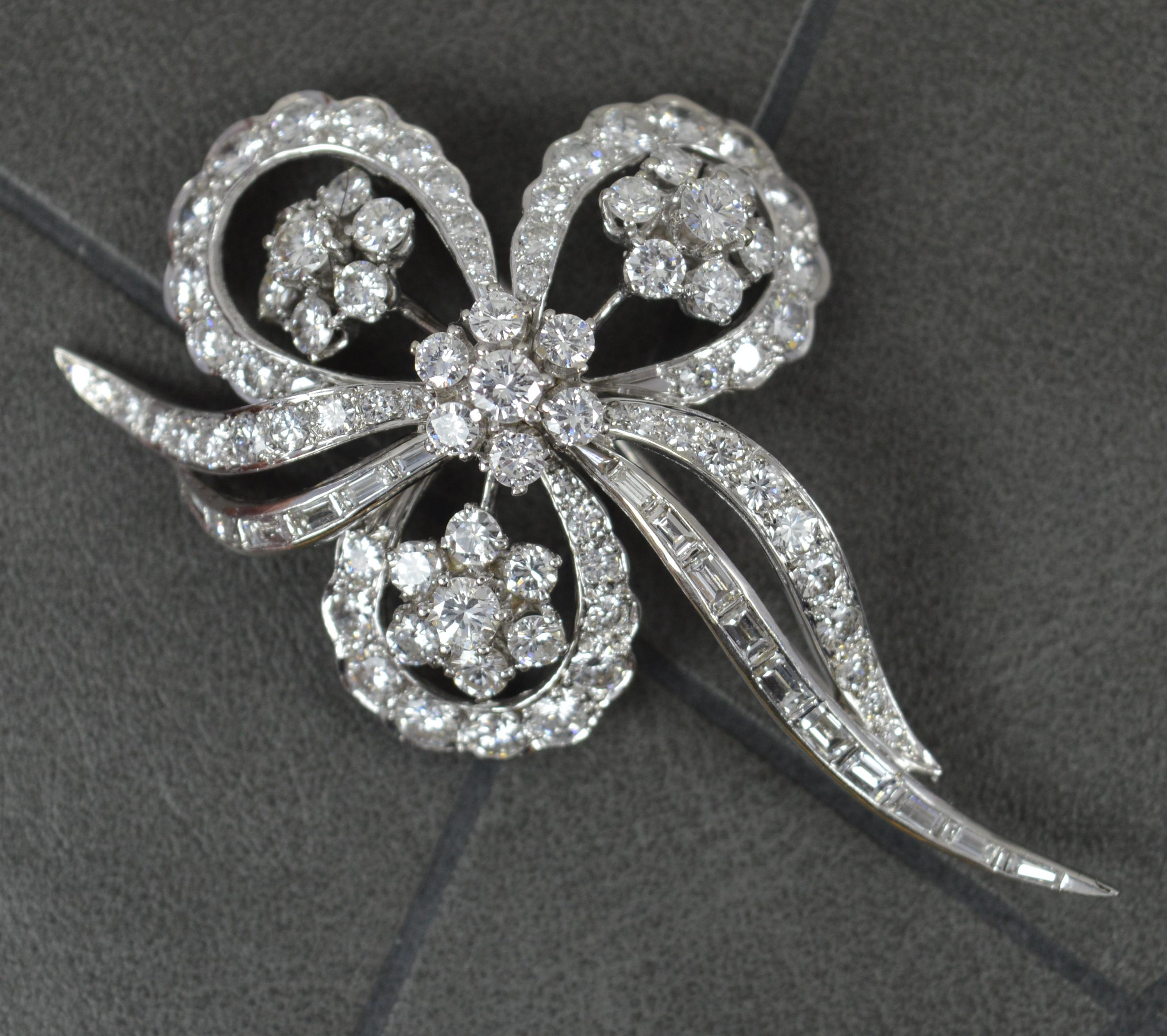 5.5ct Vs Diamond 18ct White Gold Flower Floral Spray Brooch In Good Condition For Sale In St Helens, GB