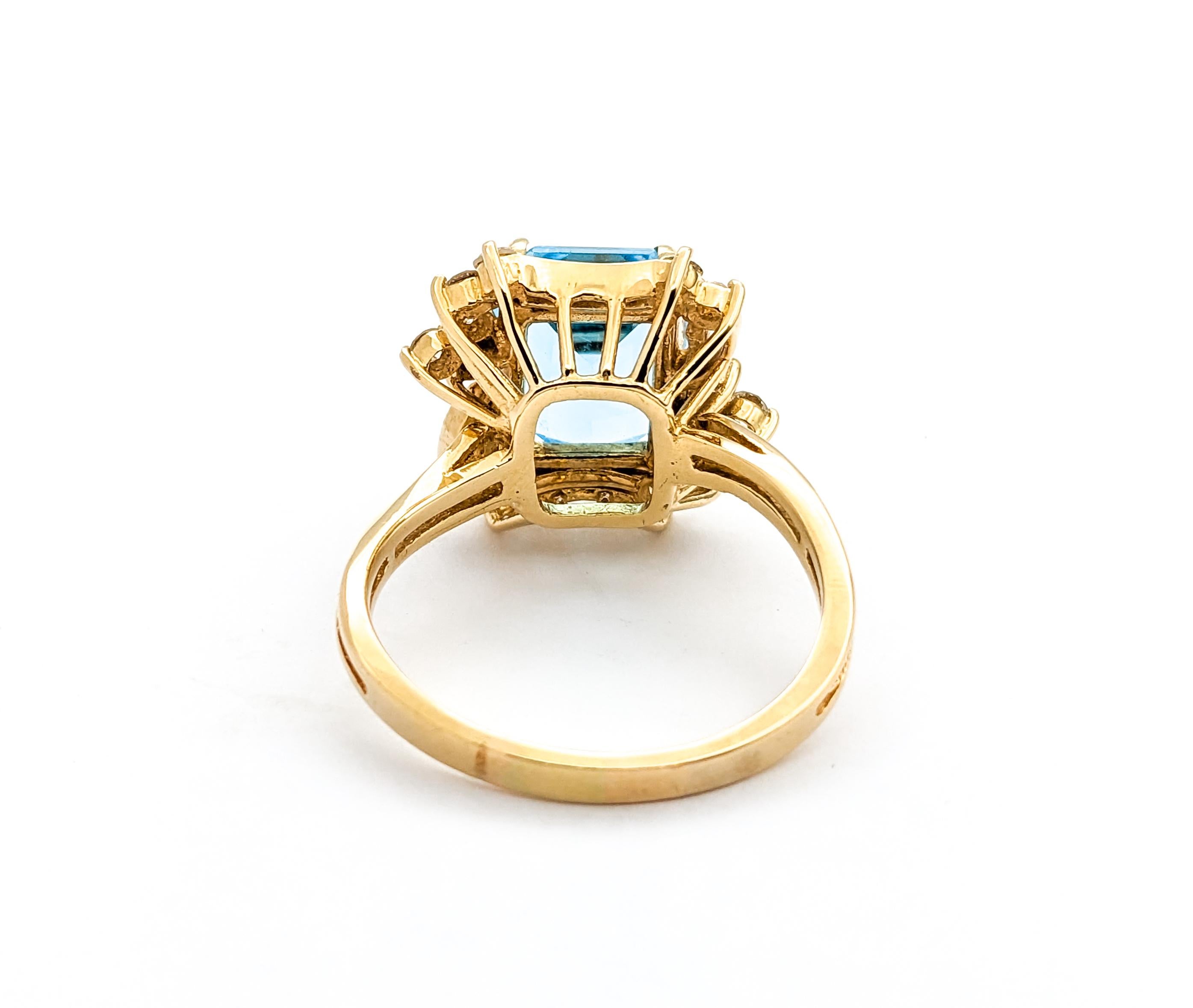 En vente :  Bague en or jaune avec topaze bleue et diamant de 5,5ct 10