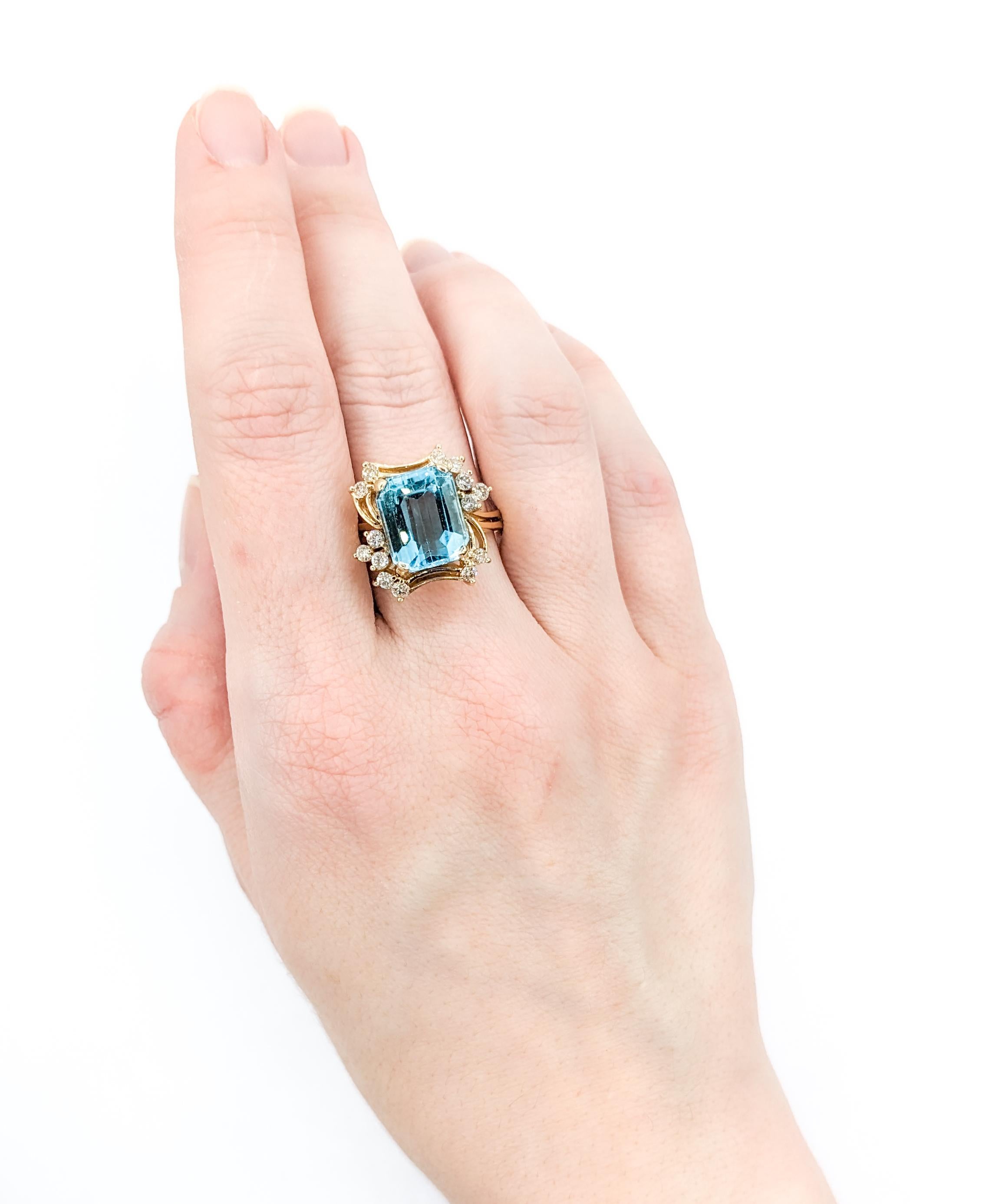 For Sale:  5.5ctBlue Topaz & Disamond Ring In Yellow Gold 3