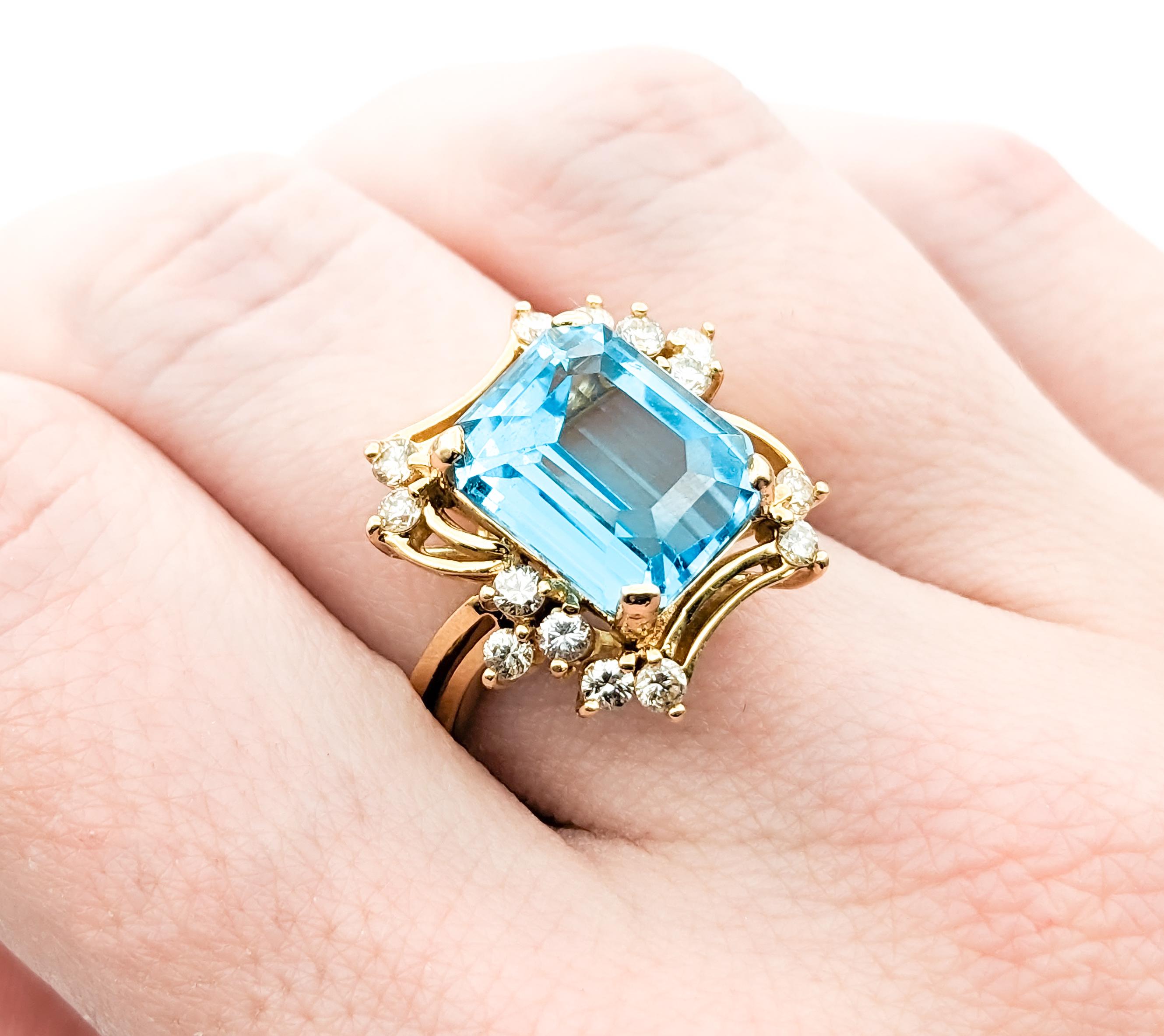 For Sale:  5.5ctBlue Topaz & Disamond Ring In Yellow Gold 5