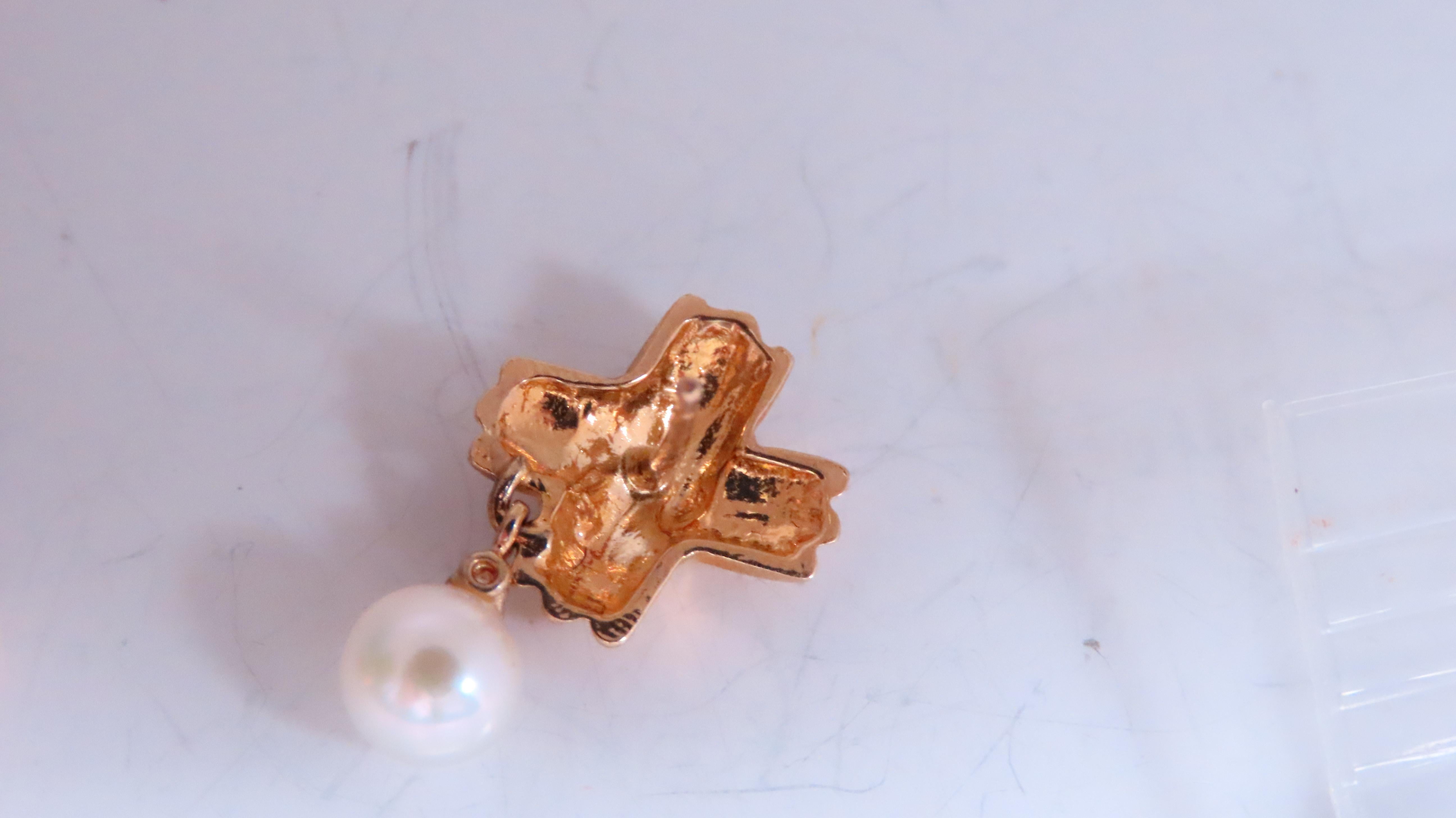5.5mm Cultured Pearl Dangle ''x'' Earrings 14kt Gold Retro 12599 In New Condition For Sale In New York, NY