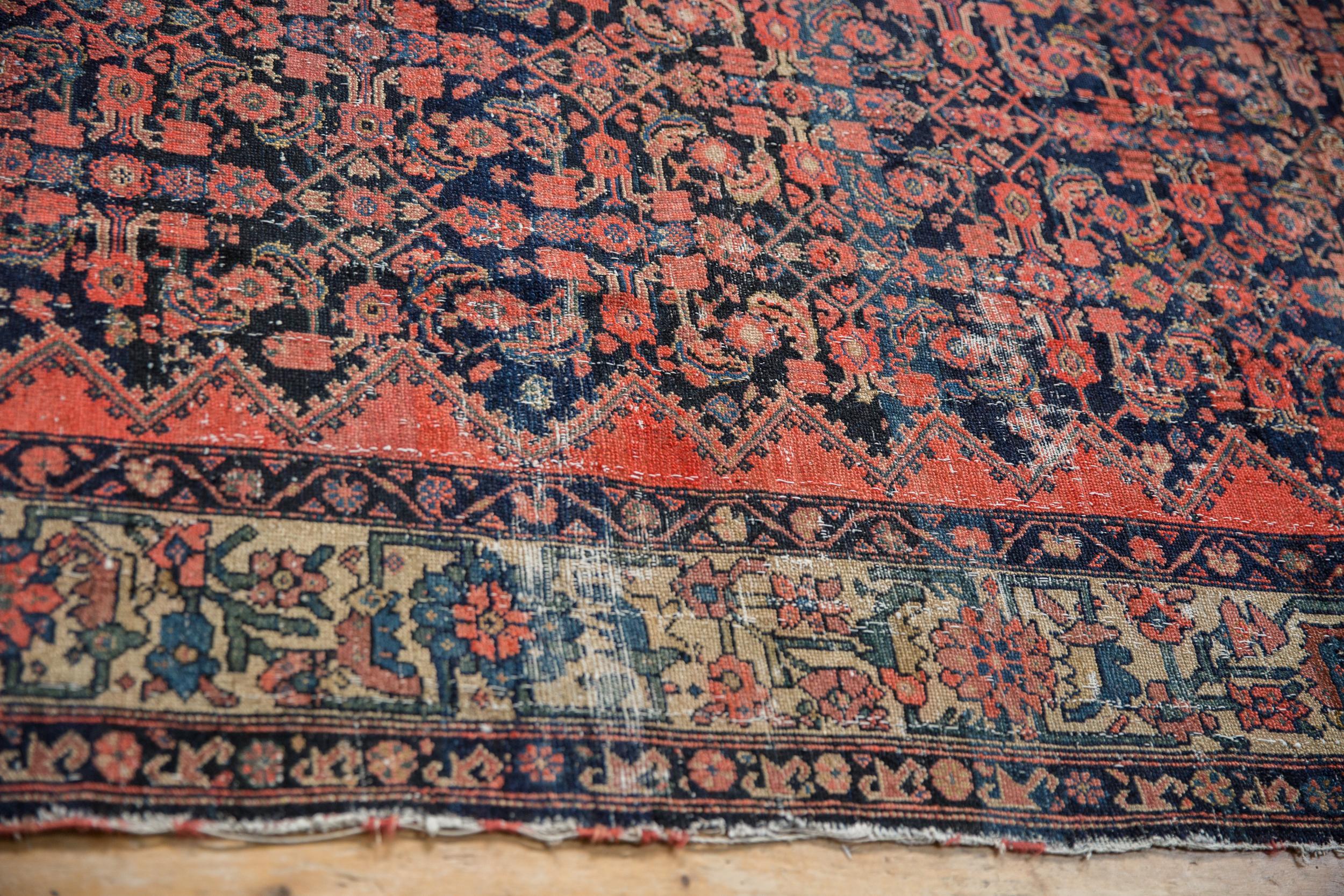 Vintage Malayer Carpet In Good Condition For Sale In Katonah, NY