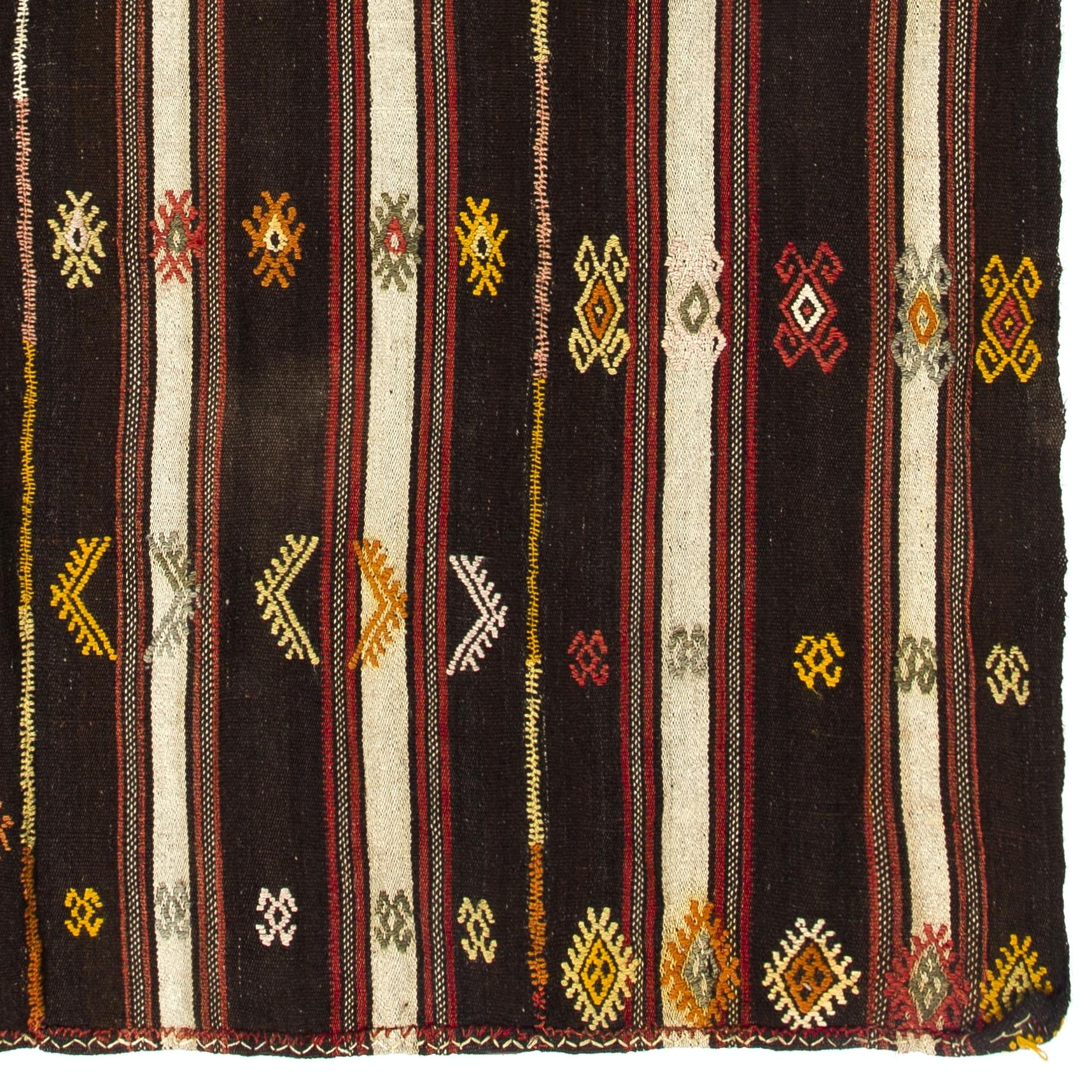 20th Century 5.5x10.3 Ft Hand-Woven Vintage Banded Nomadic Kilim, Flat-Weave Turkish Wool Rug For Sale