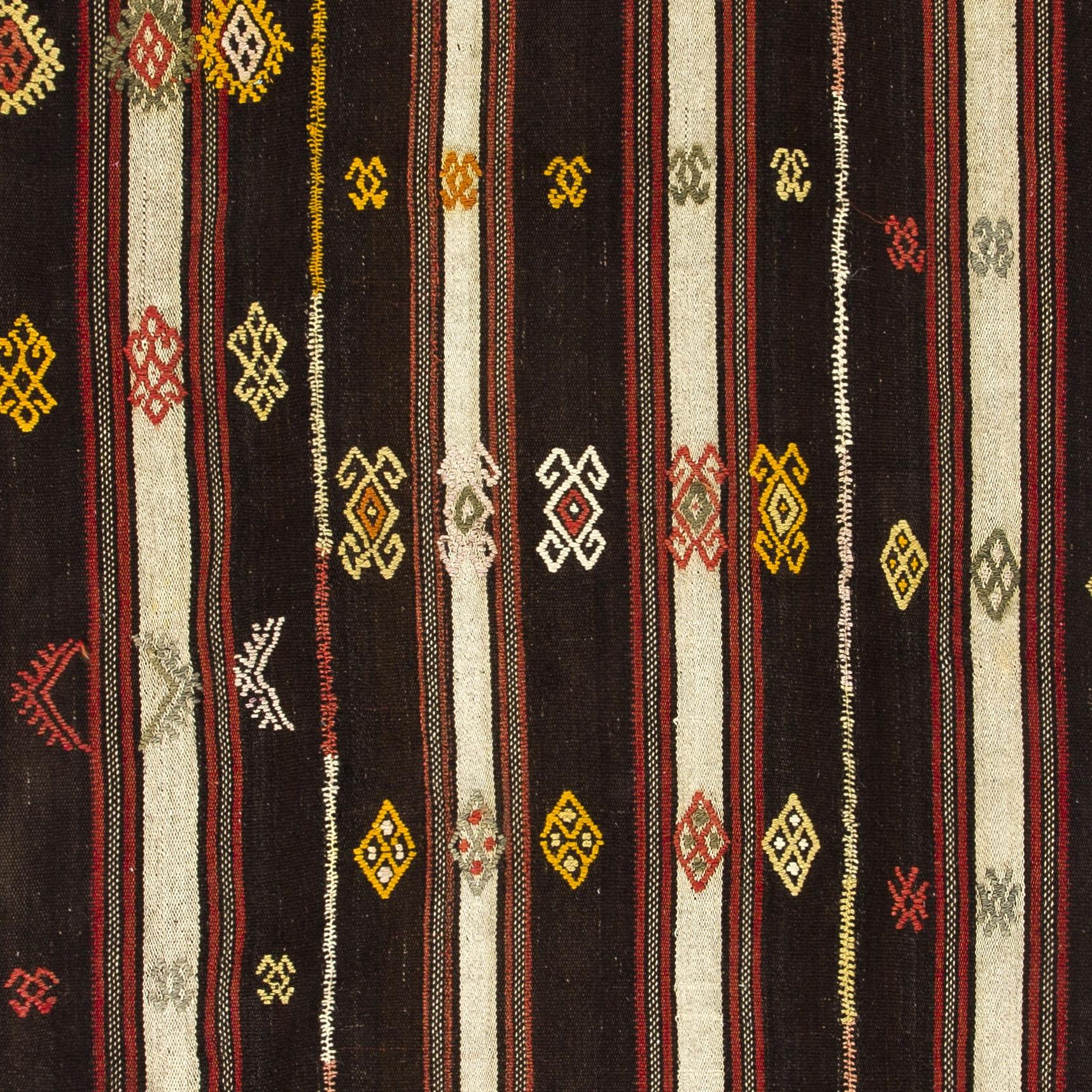 5.5x10.3 Ft Hand-Woven Vintage Banded Nomadic Kilim, Flat-Weave Turkish Wool Rug For Sale 1