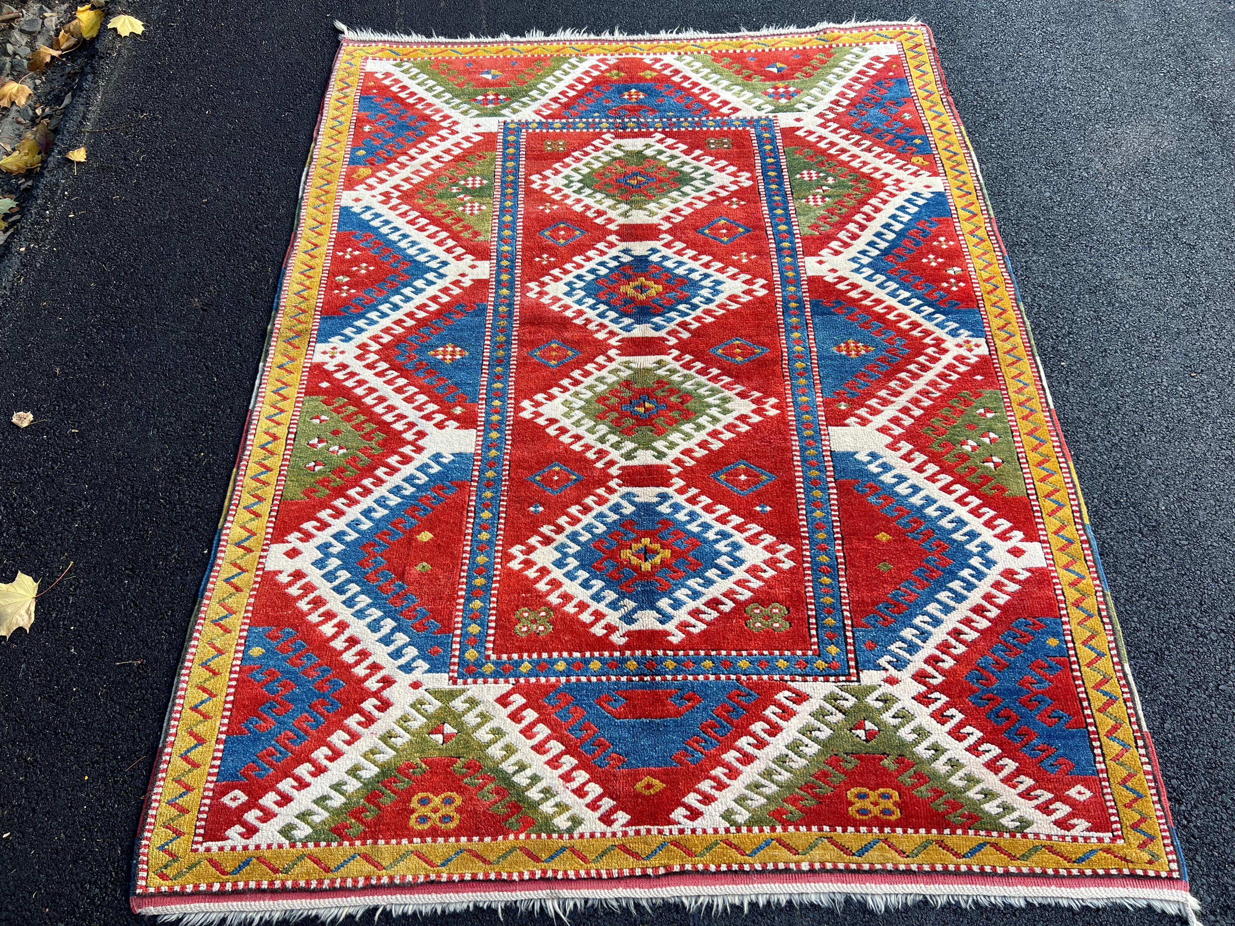 Metà XX secolo Riproduzione di un antico tappeto caucasico Bordjalou Kazak. 100% lana in vendita