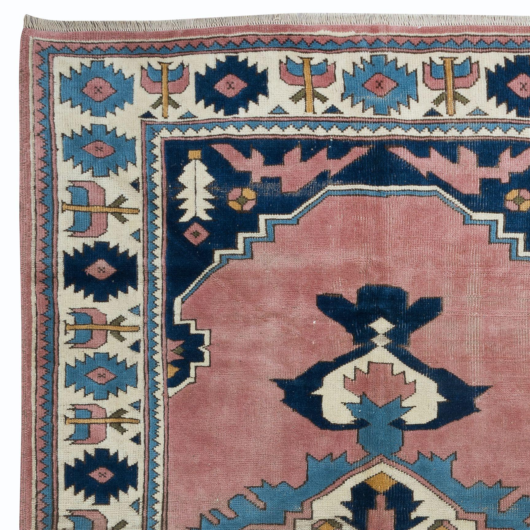 5.5x8 Ft Traditional Vintage Turkish Tribal Rug, Hand Knotted Village Carpet In Good Condition For Sale In Philadelphia, PA