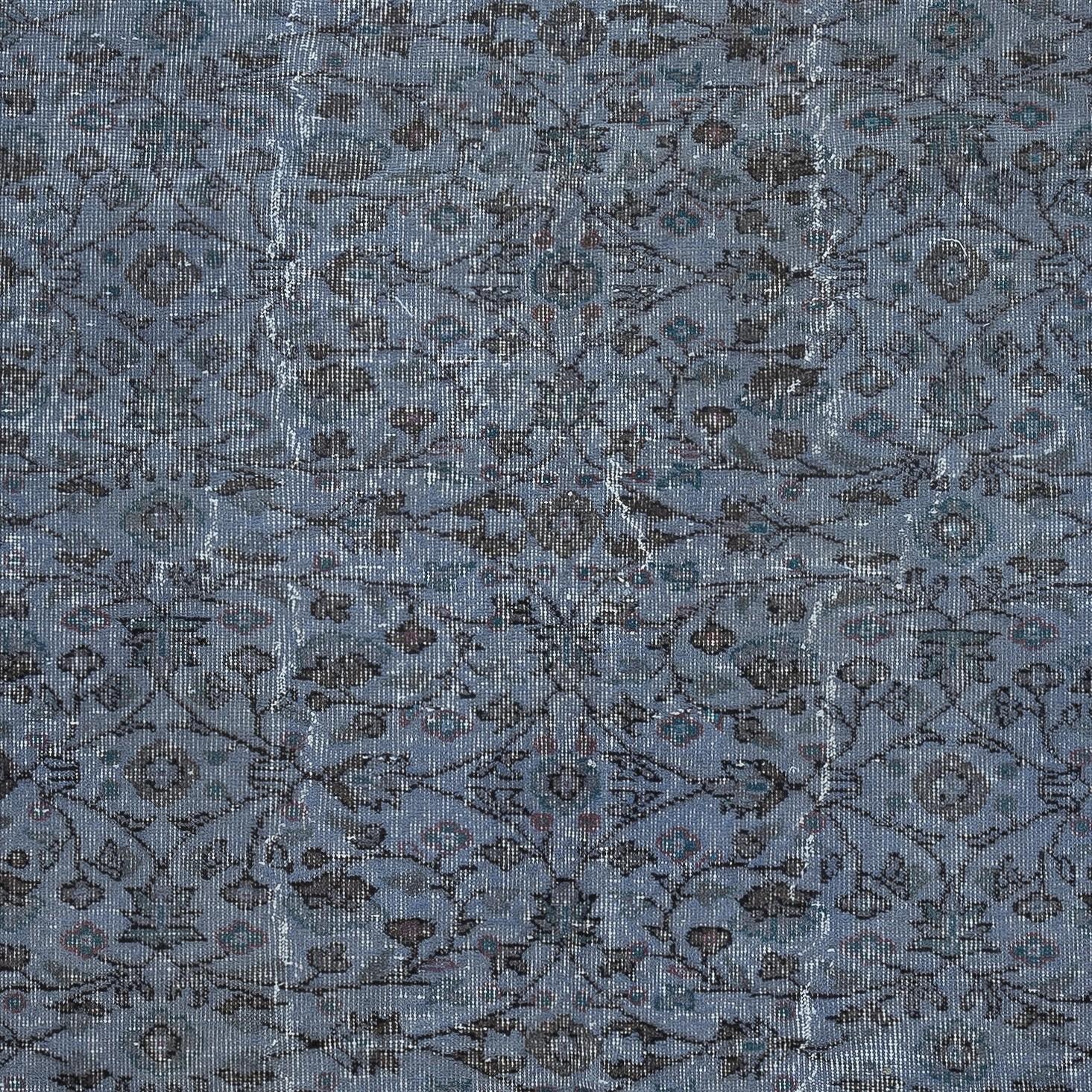 5.5x8.4 Ft Decorative Blue Color Handmade Turkish Area Rug with Flower Design In Good Condition For Sale In Spring Valley, NY