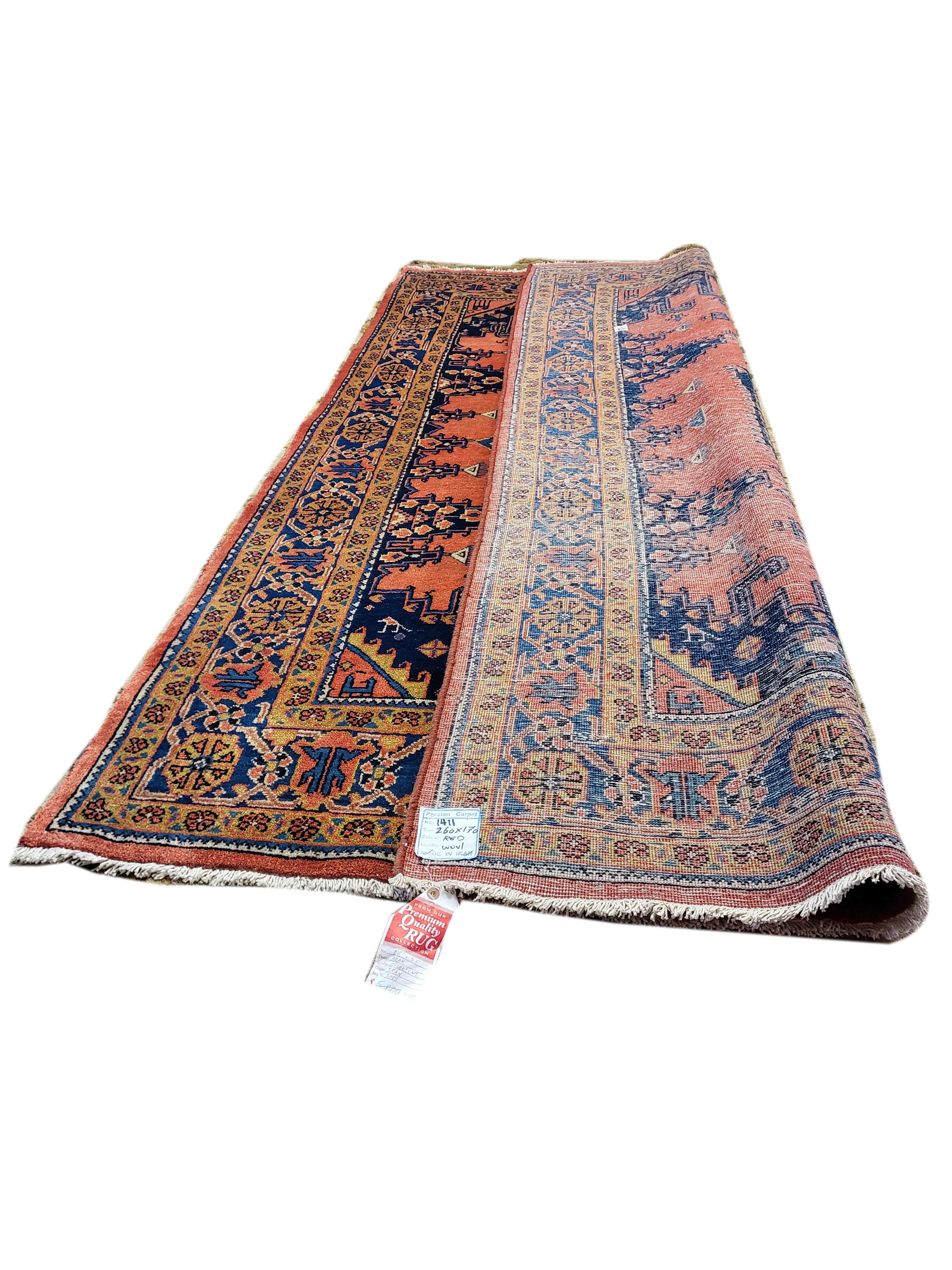 Antiker Wis / Arak - Persischer Teppich 5,5'x8,5' in Lachs, Marineblau, Gold (Handgeknüpft) im Angebot