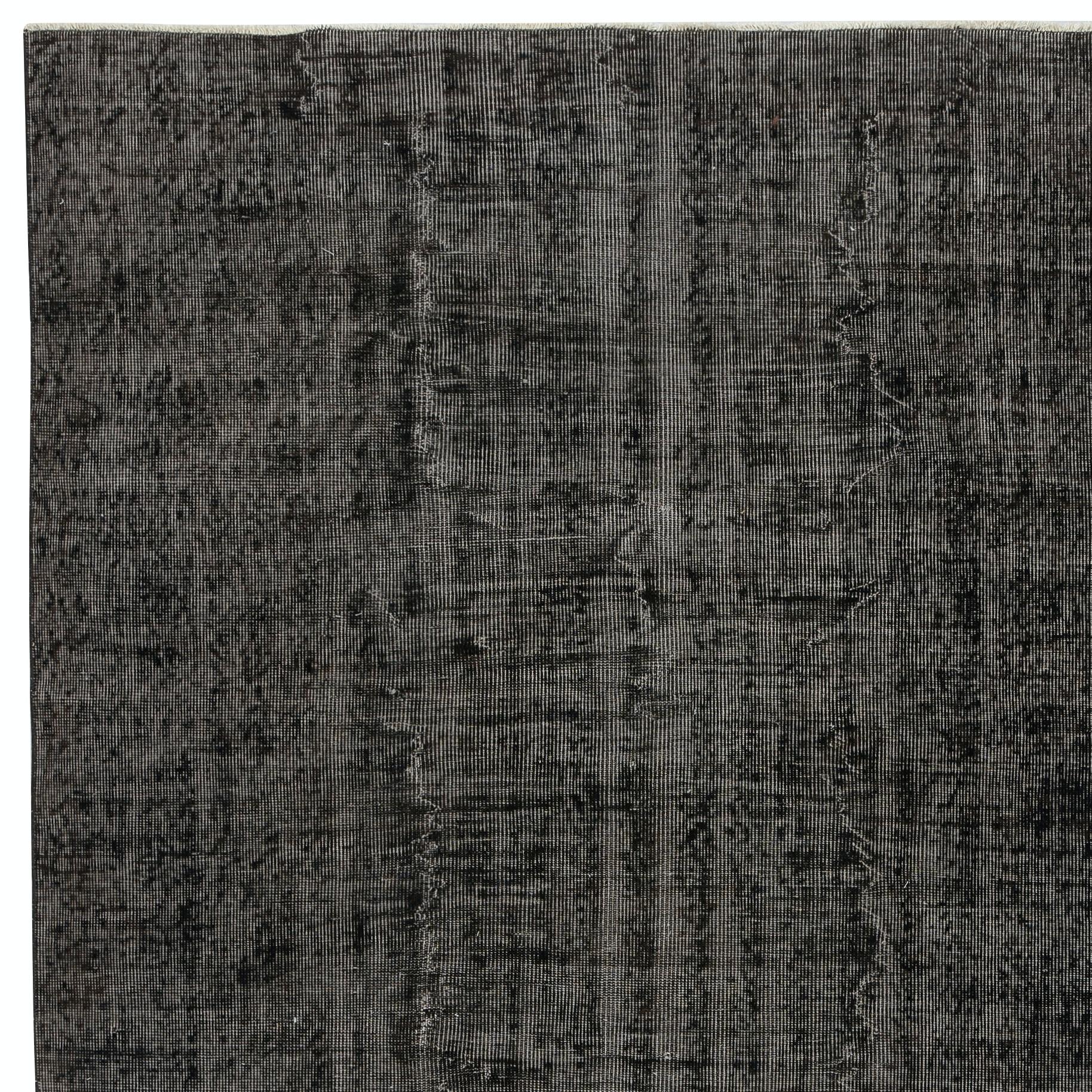 5.5x8.6 Ft Black Vintage Wool Area Rug für moderne Innenräume. Handgefertigt in der Türkei (Handgeknüpft) im Angebot